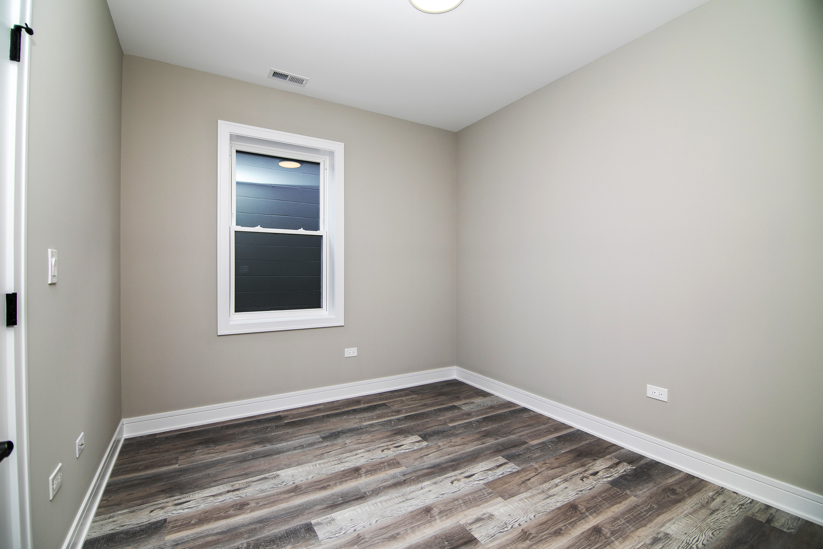 1422 E 66th Place, Chicago, IL 60637