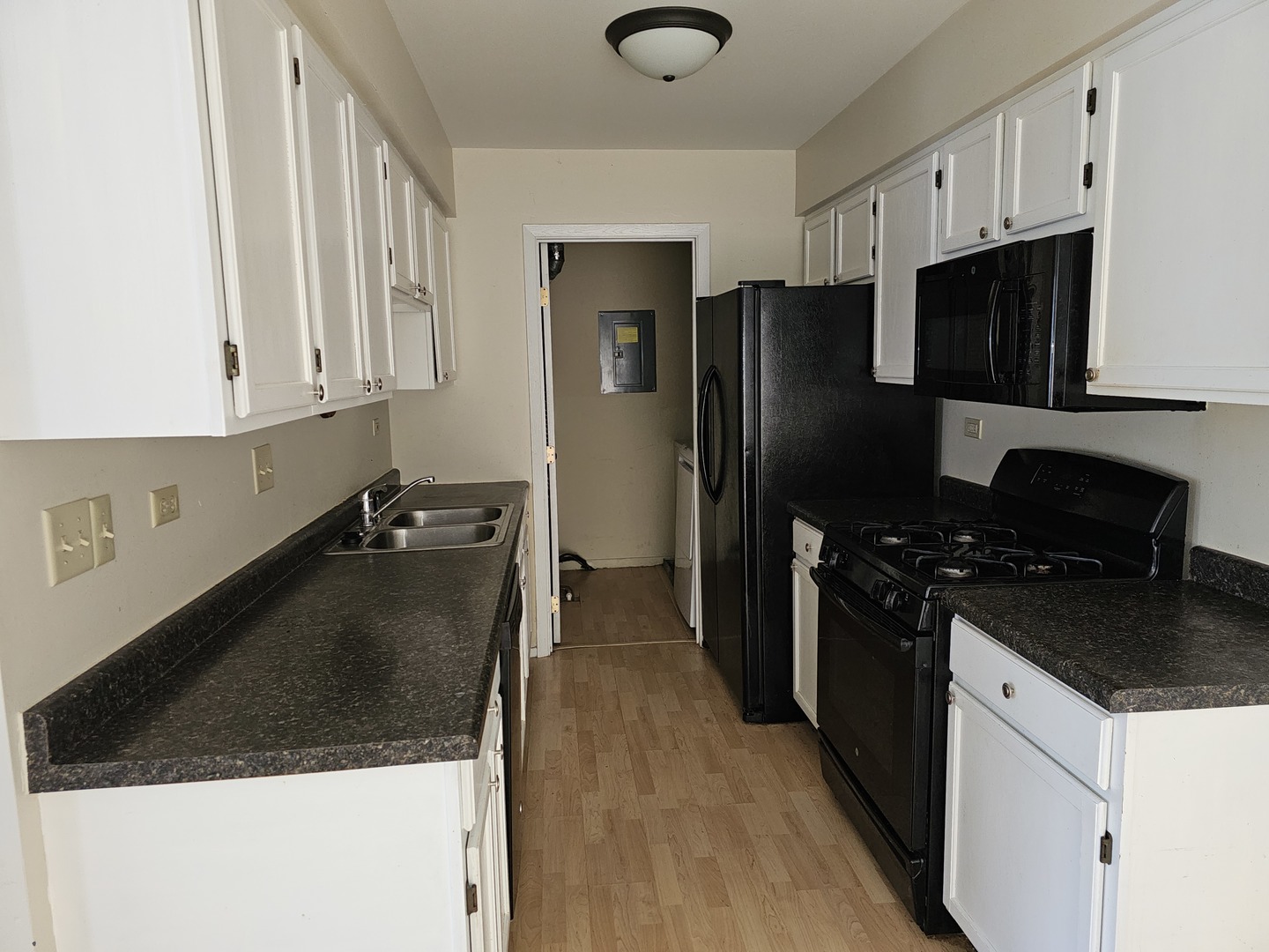 2135 COLORADO Avenue #2135, Elgin, IL 60123