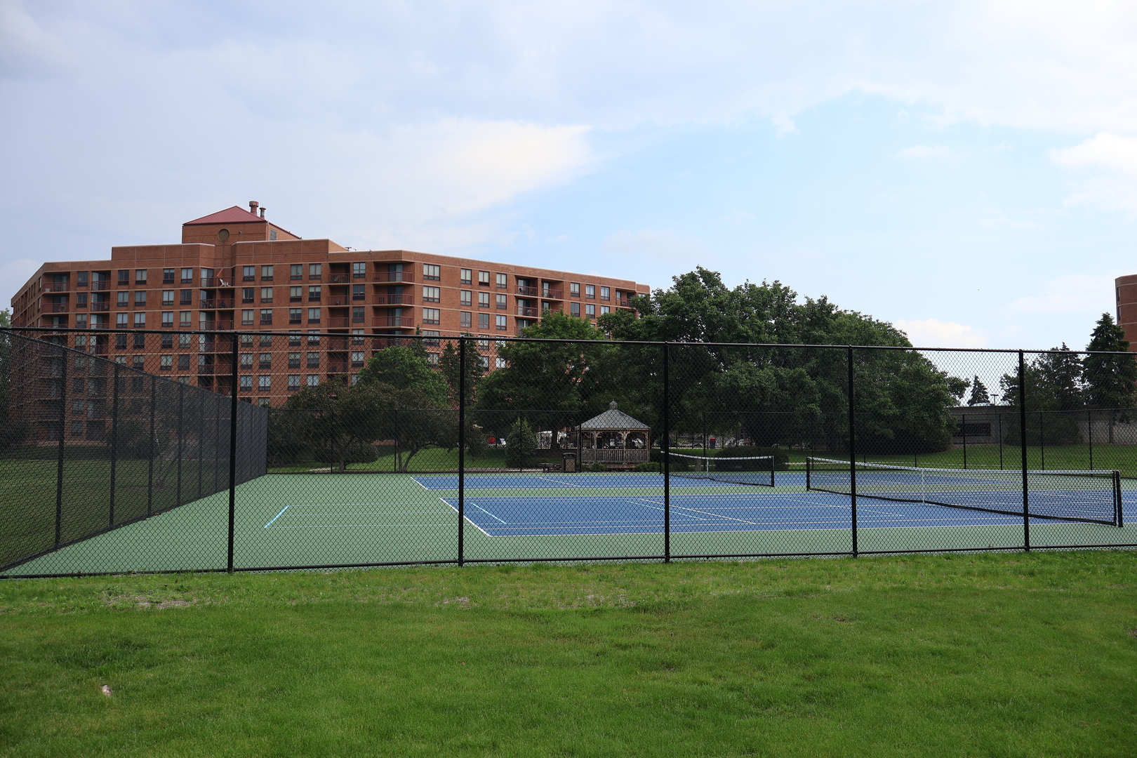 6000 Oakwood Drive #6-D, Lisle, IL 60532