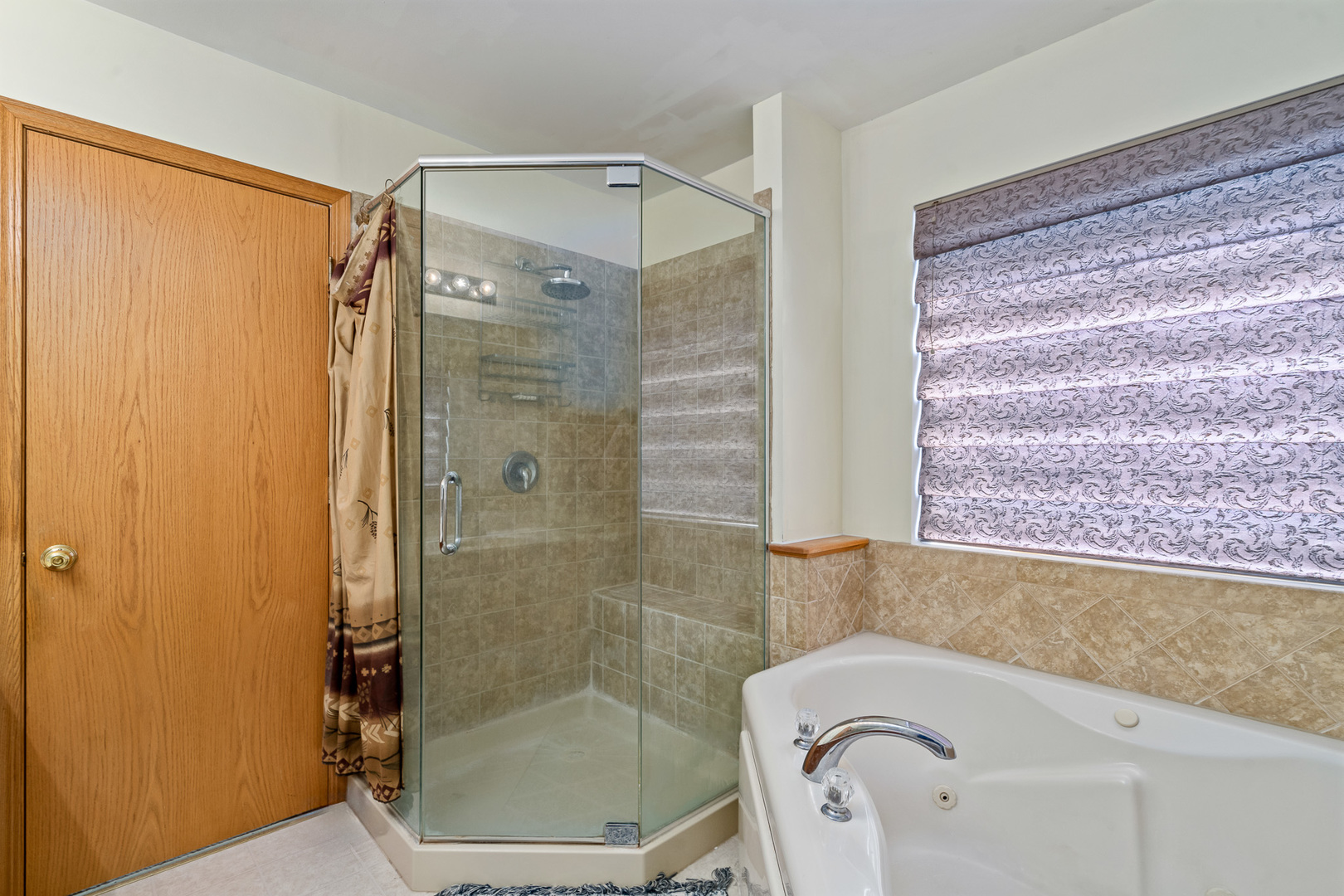 2658 Bauer Road, North Aurora, IL 60542
