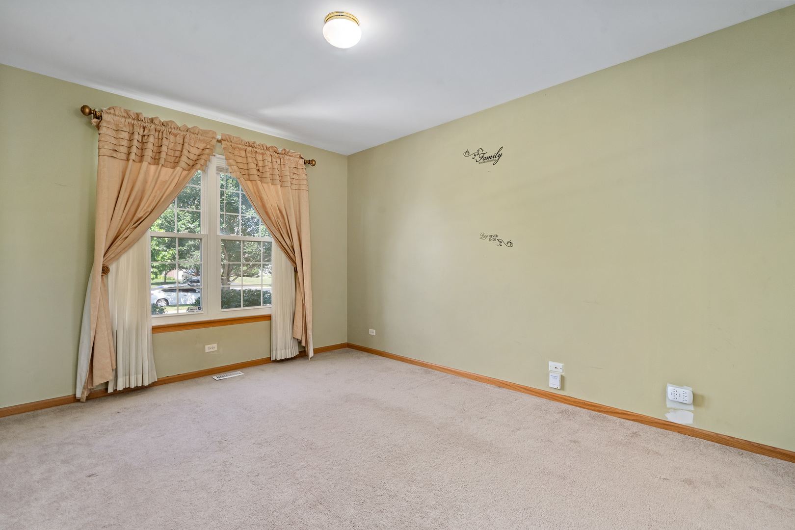2658 Bauer Road, North Aurora, IL 60542