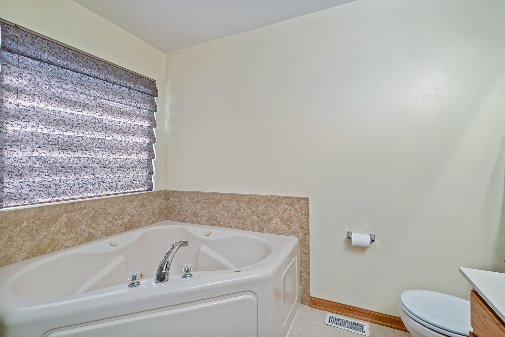 2658 Bauer Road, North Aurora, IL 60542