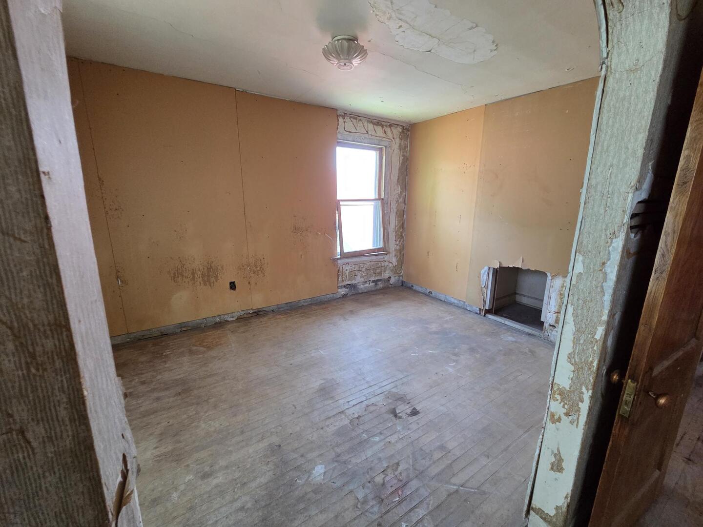 5071 W Pensacola Avenue, Chicago, IL 60641