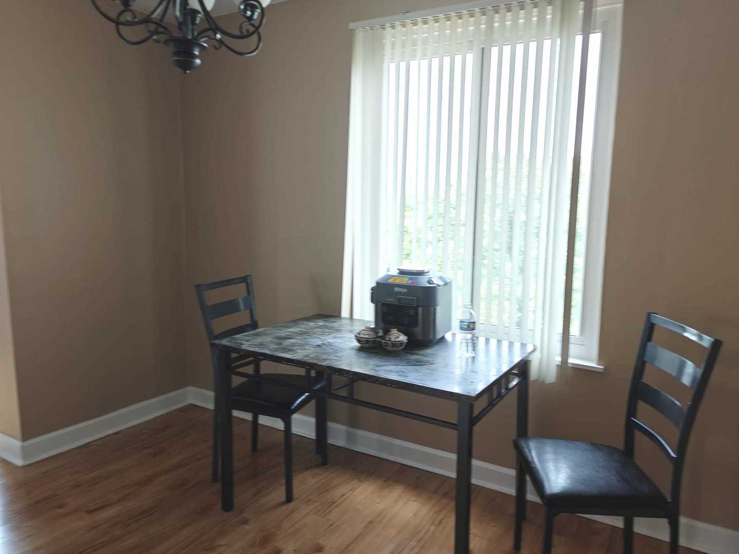 425 Walnut Creek Lane #1401, Lisle, IL 60532