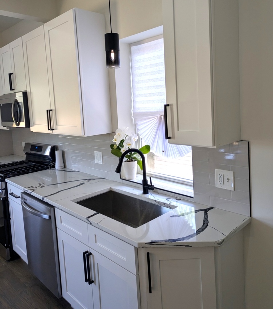 11173 S Hermosa Avenue, Chicago, IL 60643