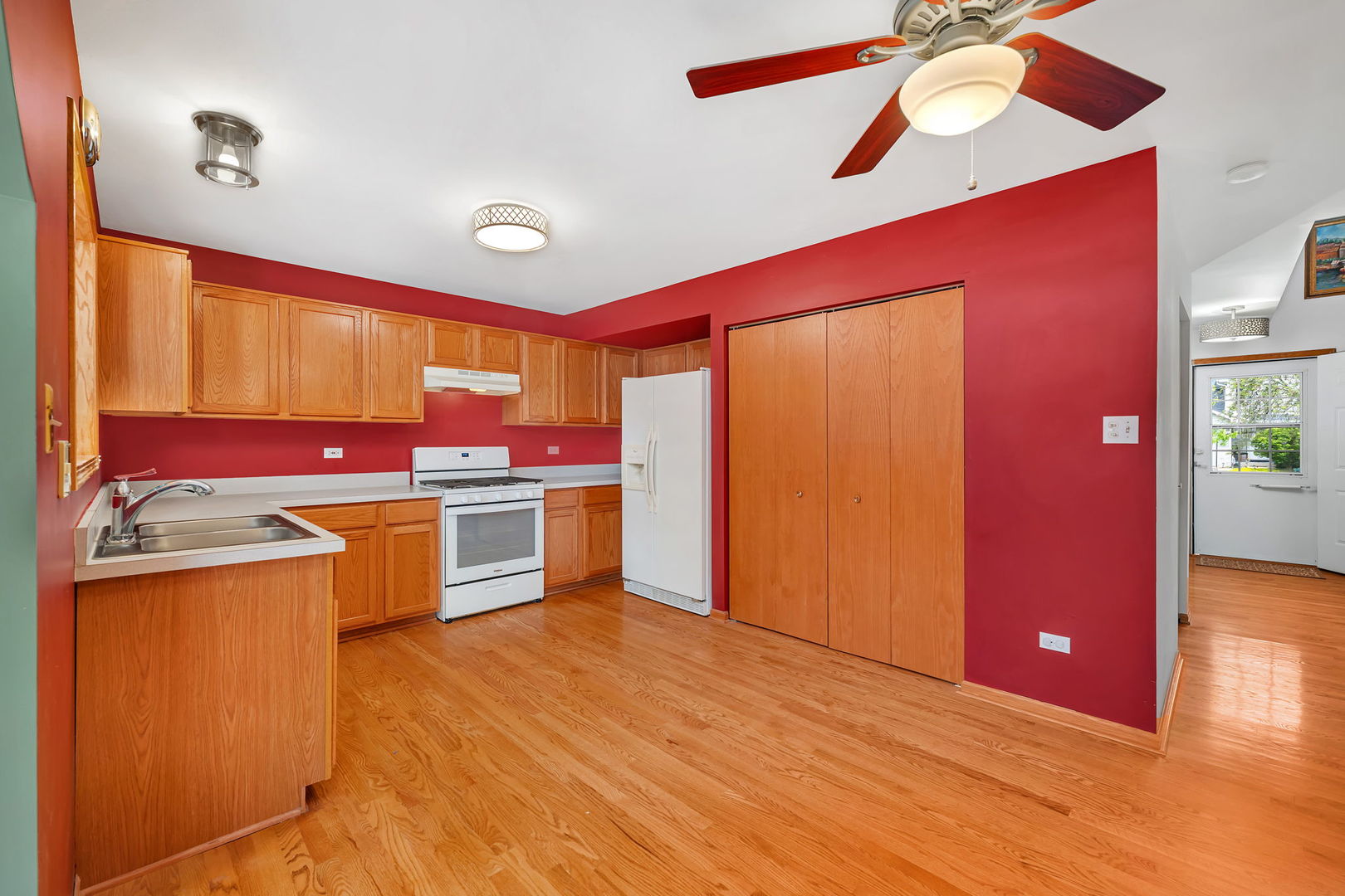 26437 W Deer Path, Channahon, IL 60410