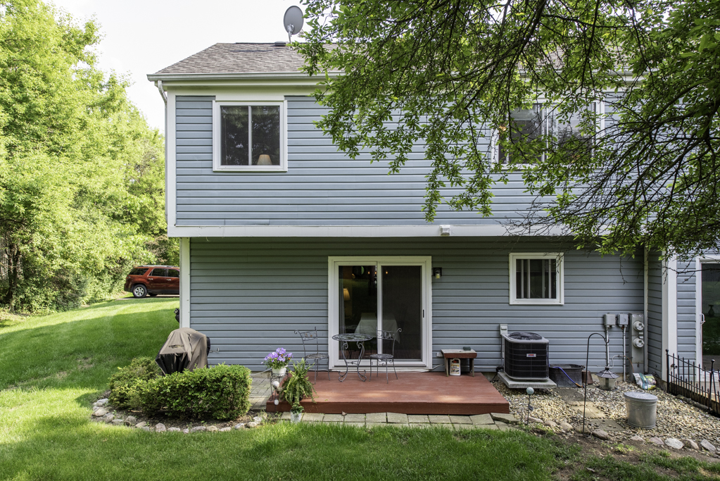 210 Wellington Circle, Gurnee, IL 60031