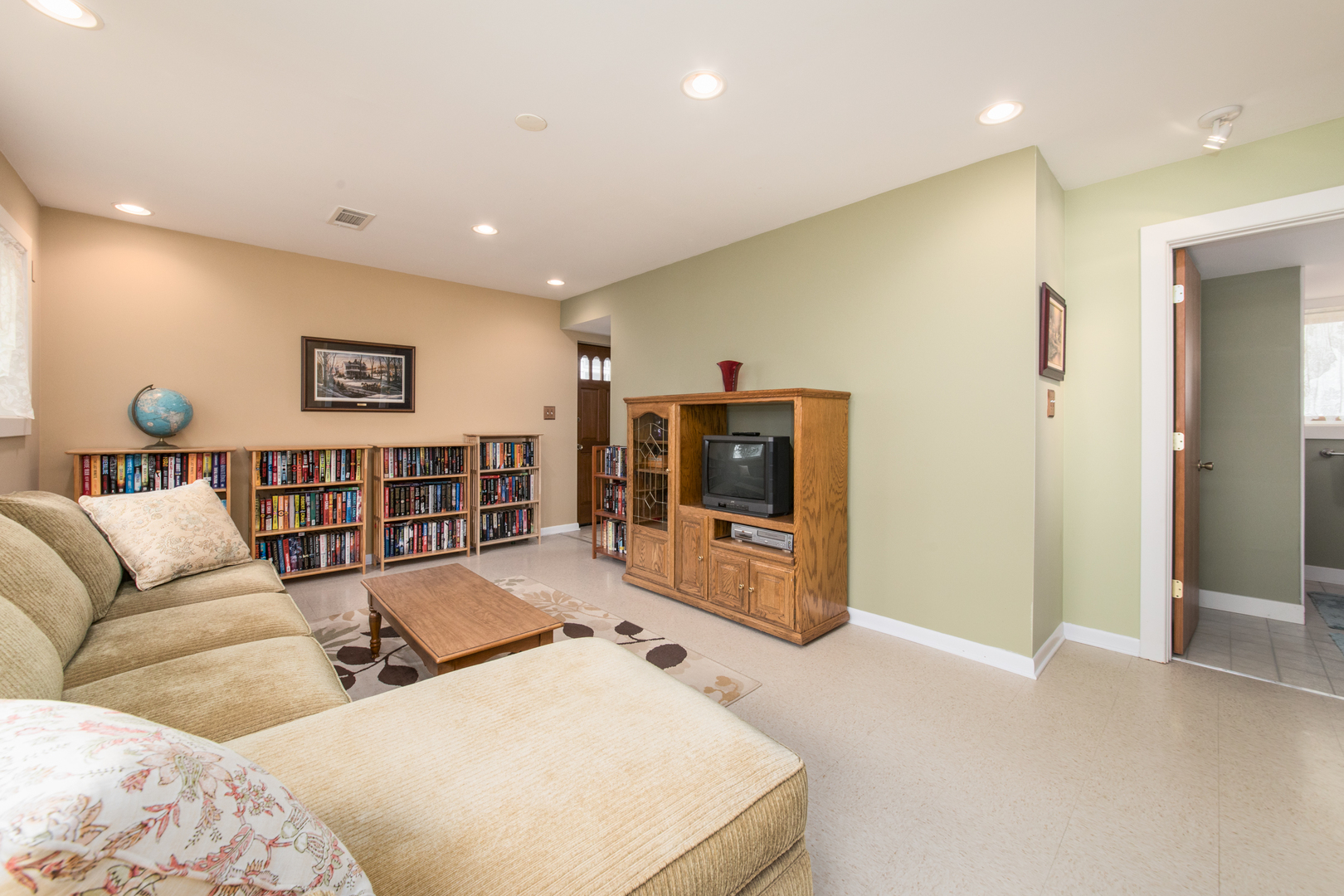 305 Denver Drive, Des Plaines, IL 60018