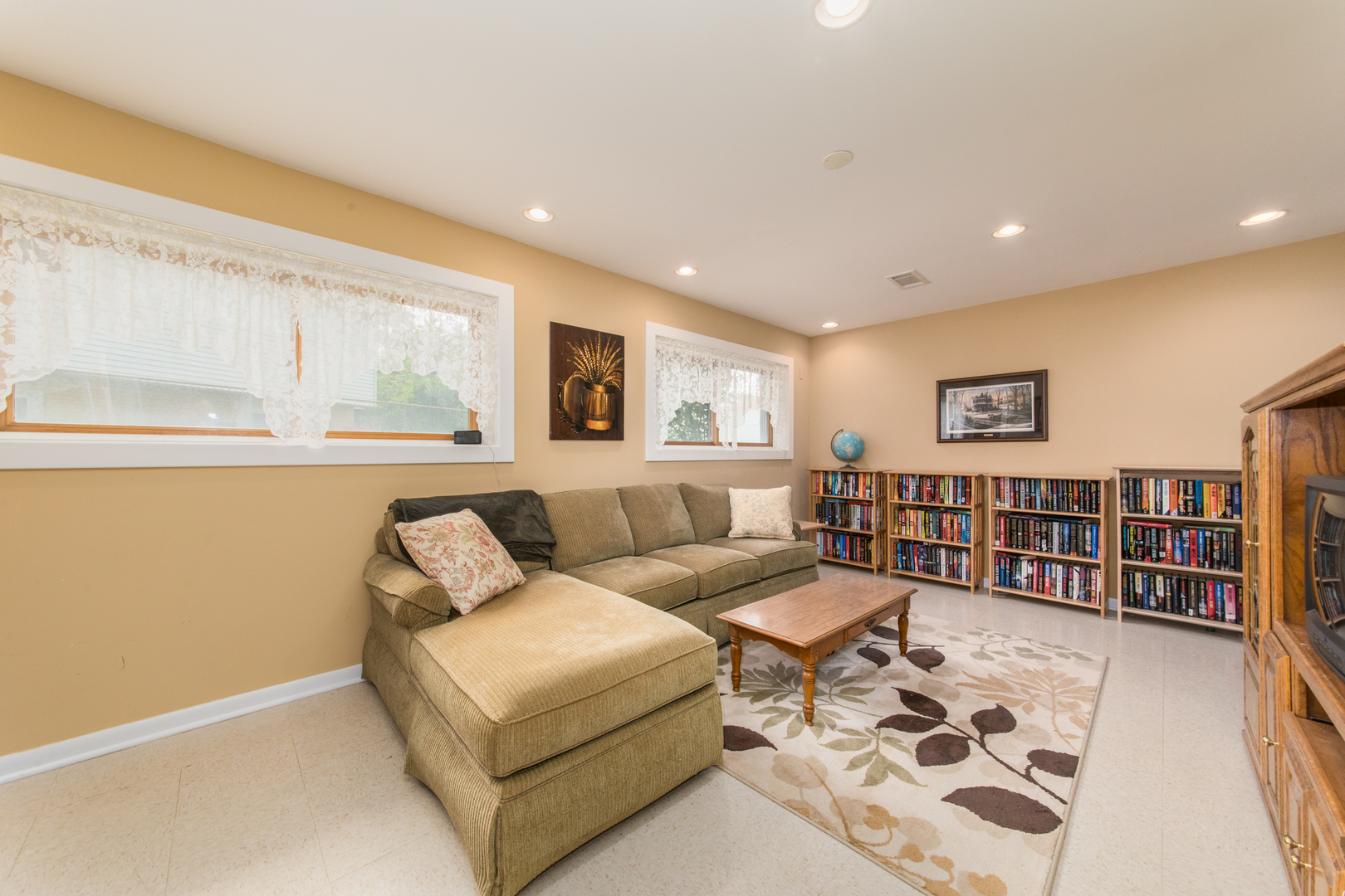 305 Denver Drive, Des Plaines, IL 60018
