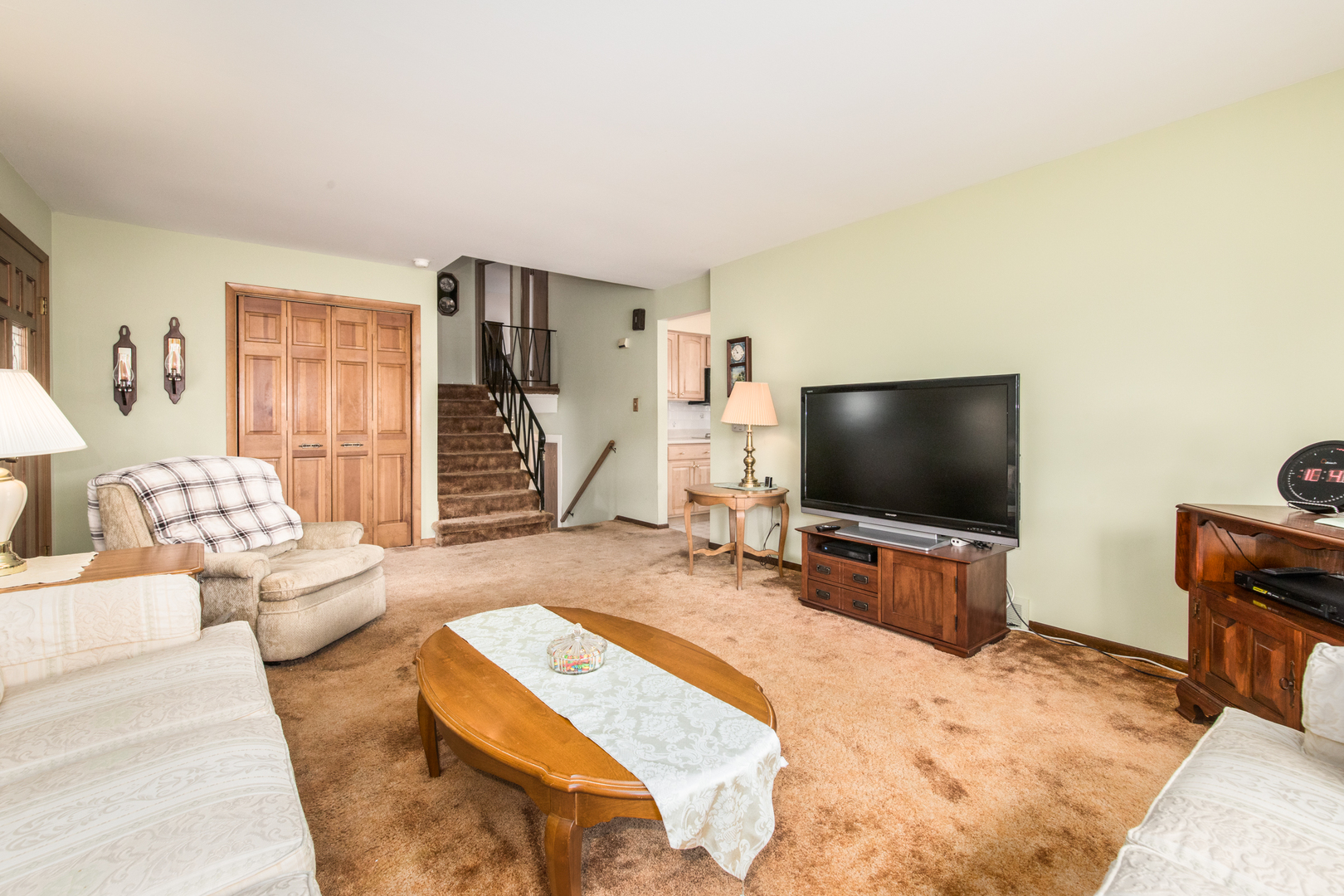 305 Denver Drive, Des Plaines, IL 60018