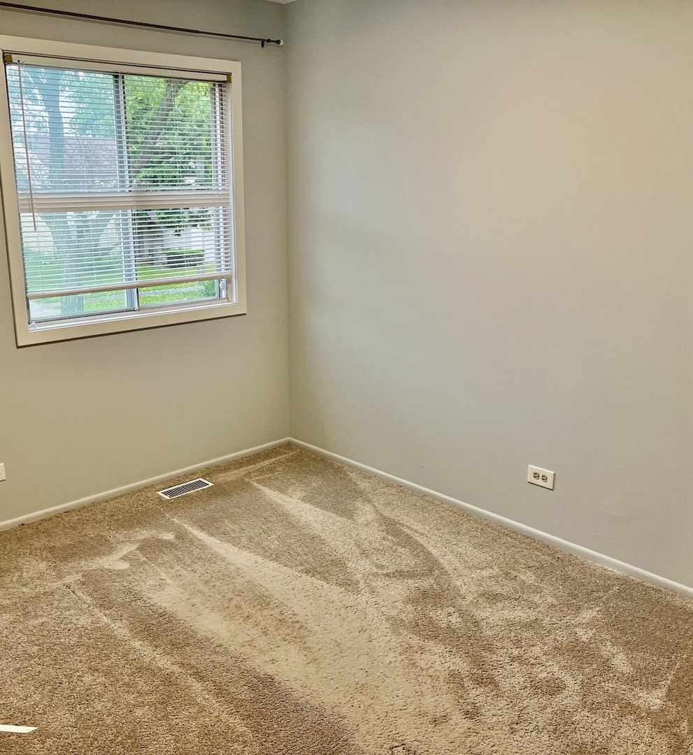 214 Autumn Lane, Vernon Hills, IL 60061