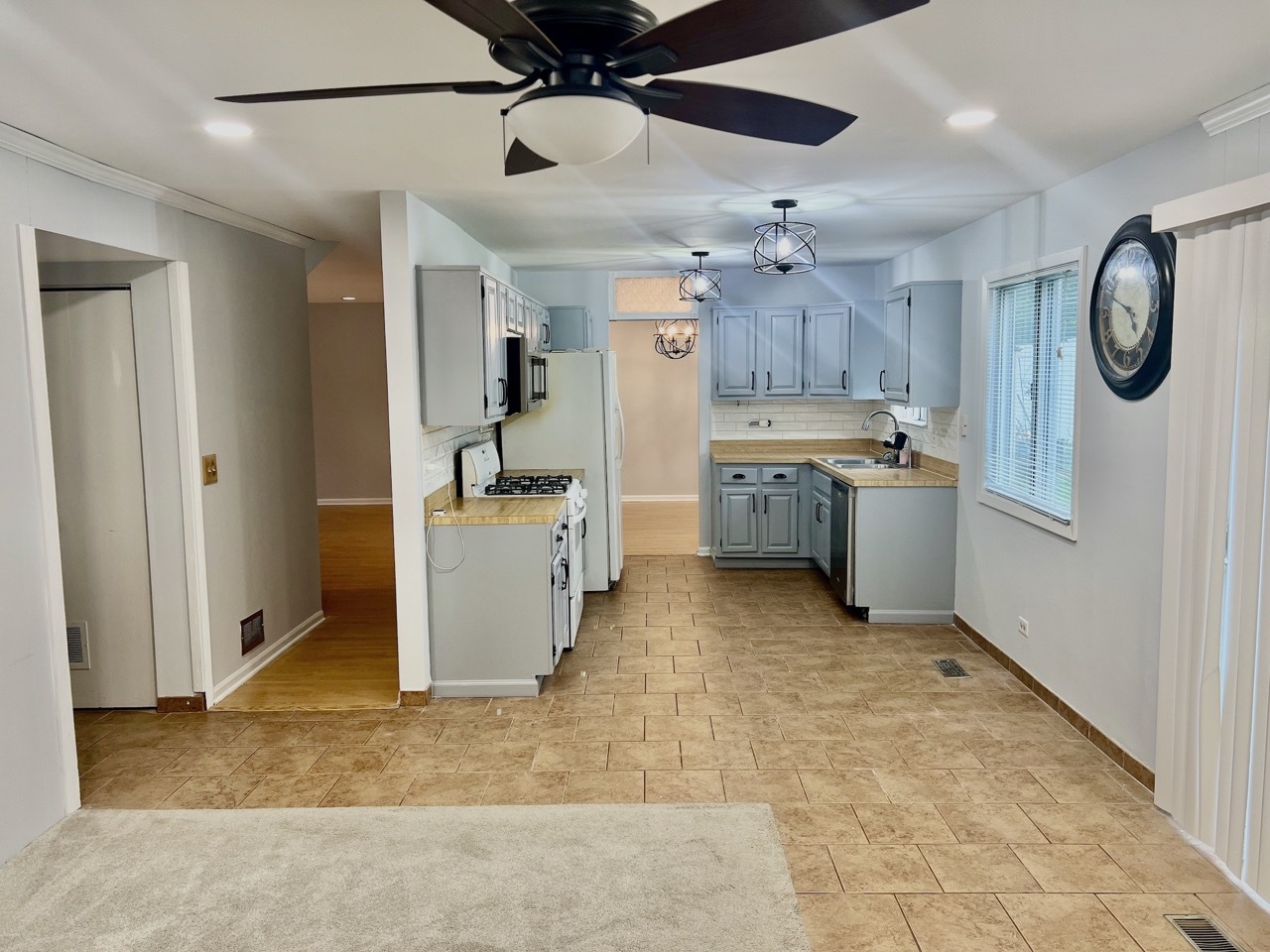 214 Autumn Lane, Vernon Hills, IL 60061