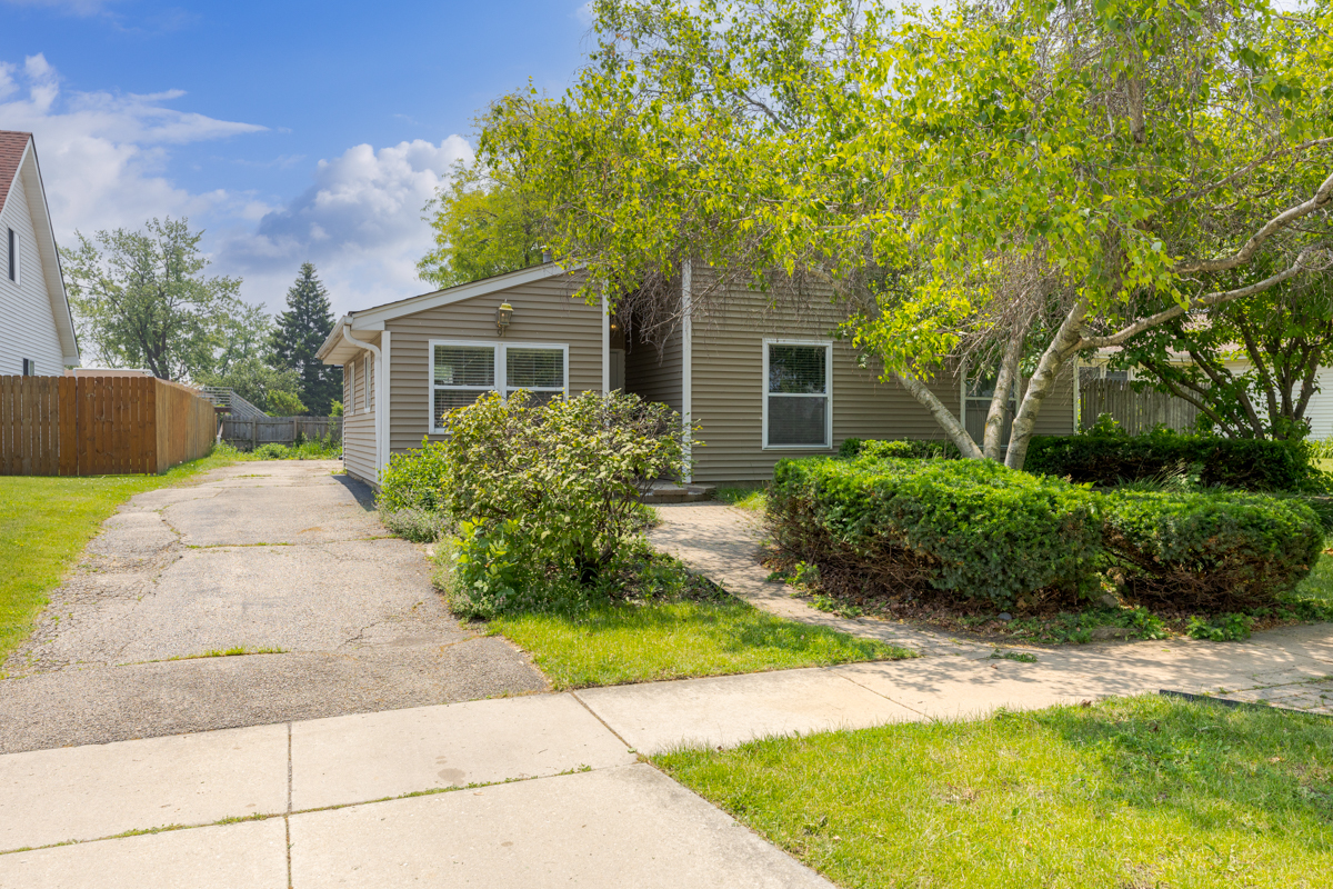 91 Rockledge Drive, Romeoville, IL 60446
