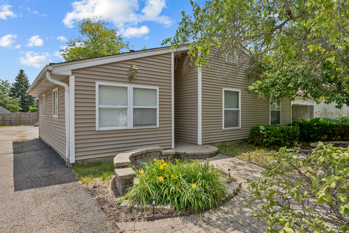 91 Rockledge Drive, Romeoville, IL 60446