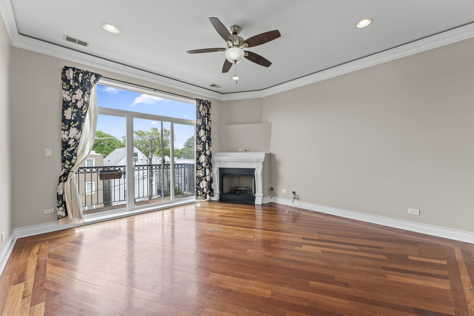 4231 N Kedzie Avenue #3E, Chicago, IL 60618