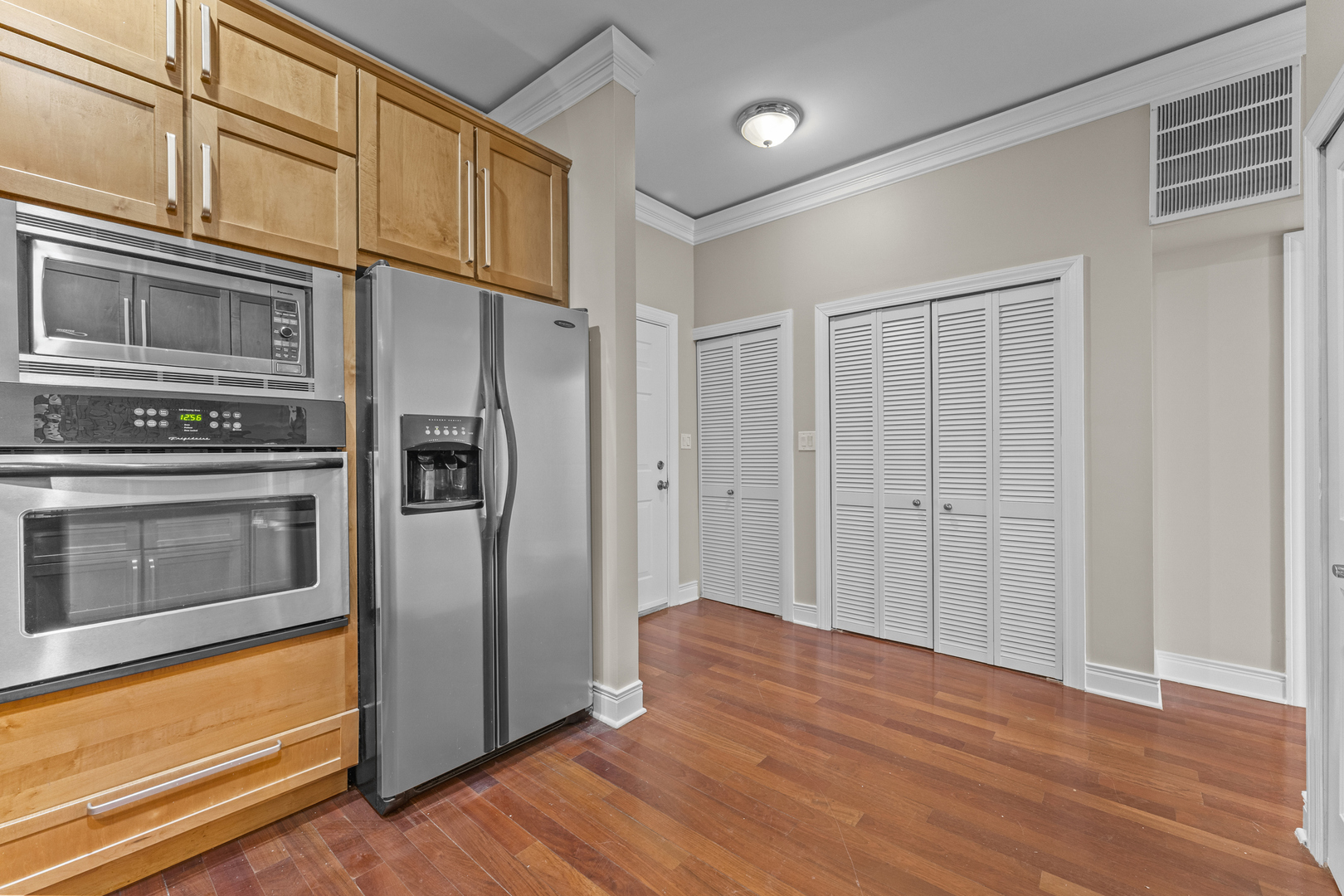 4231 N Kedzie Avenue #3E, Chicago, IL 60618