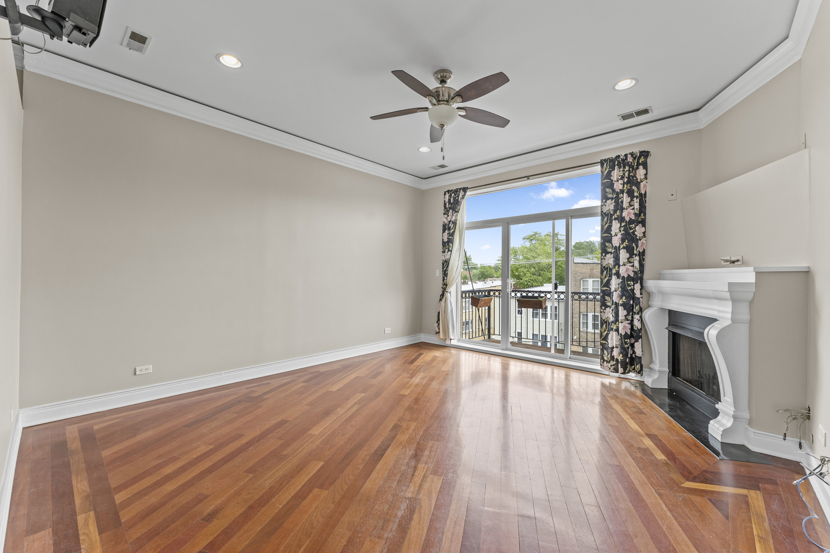 4231 N Kedzie Avenue #3E, Chicago, IL 60618