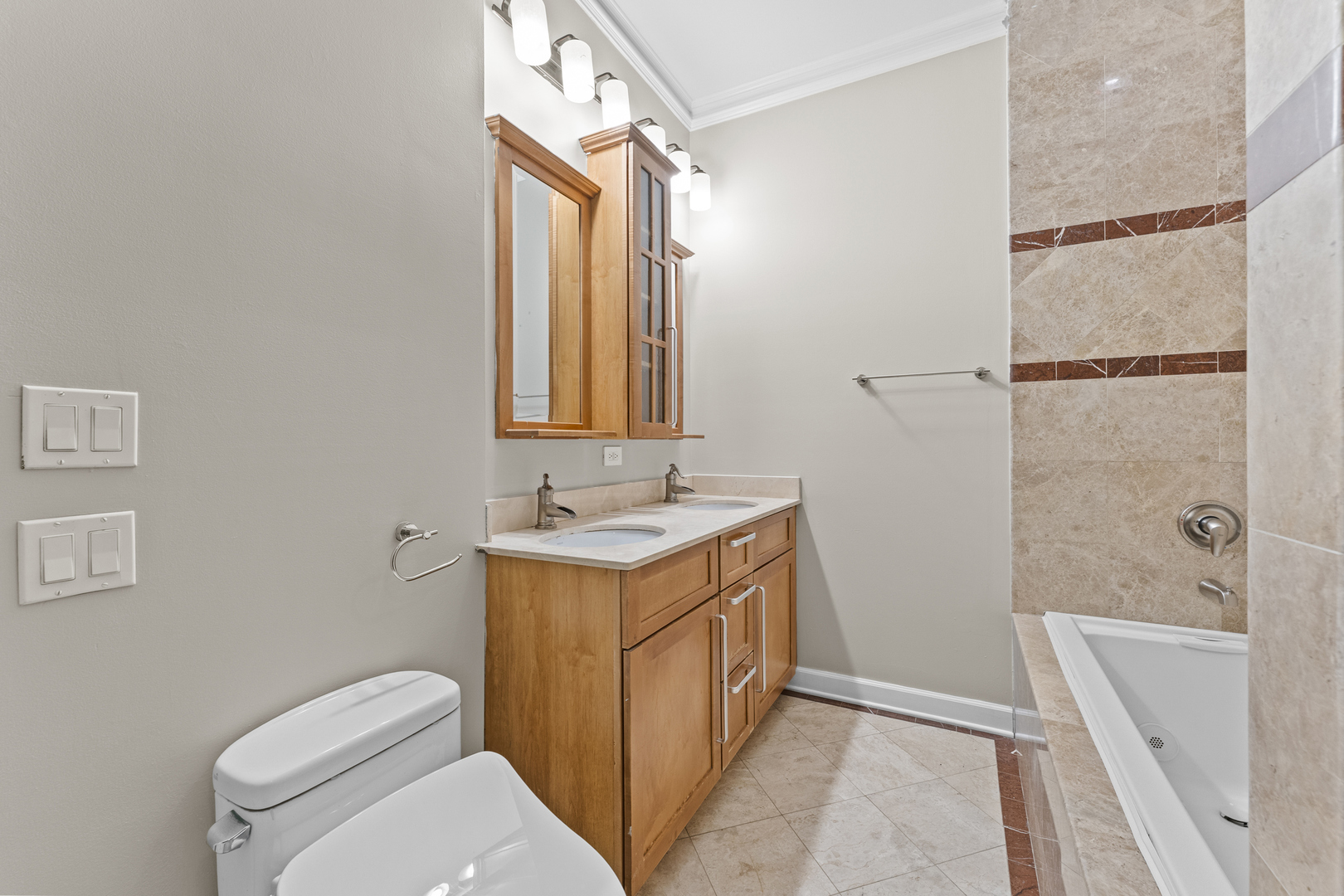4231 N Kedzie Avenue #3E, Chicago, IL 60618