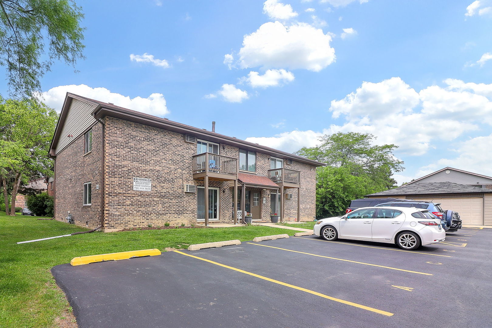 514 Brookside Drive, Westmont, IL 60559