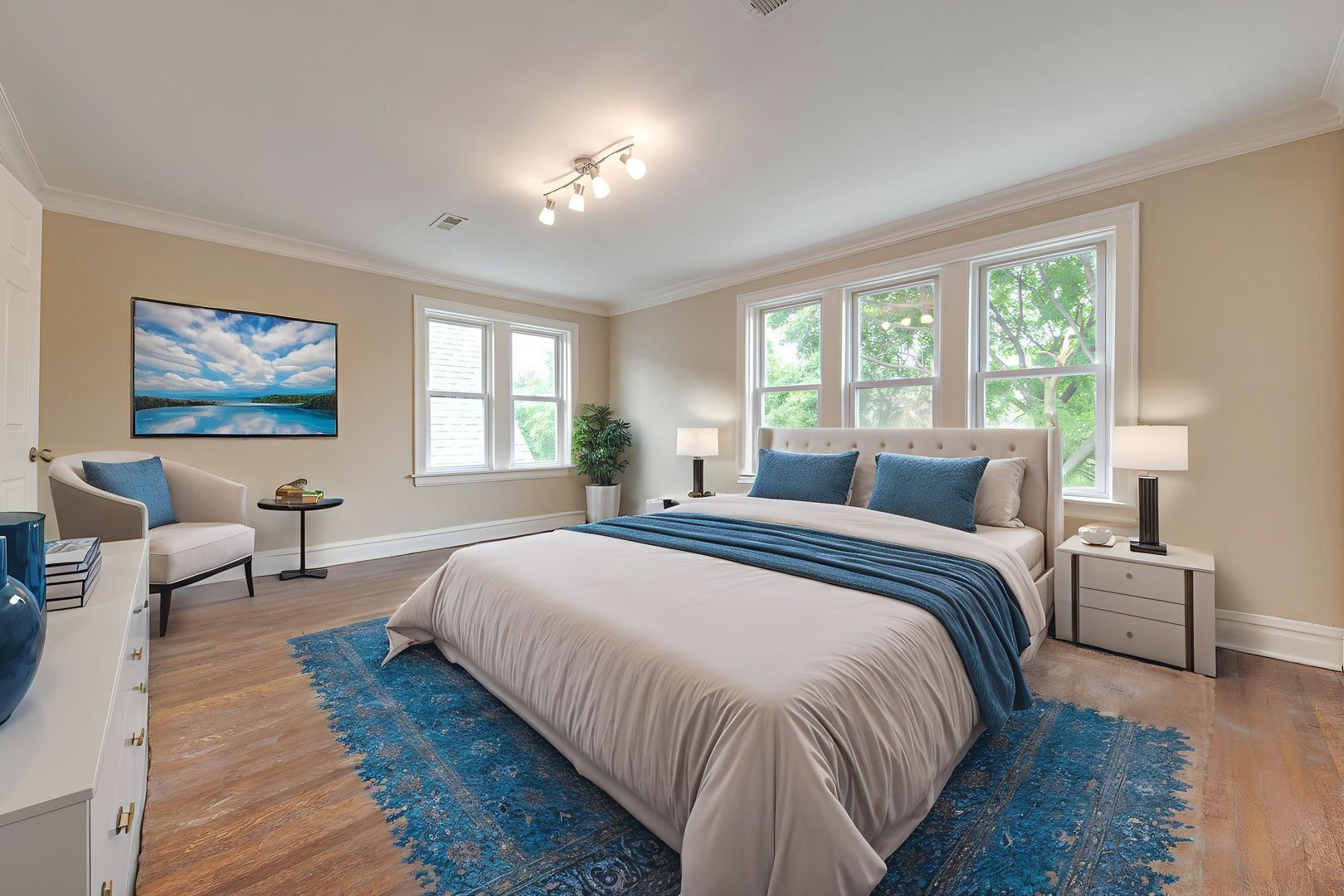 6137 W Giddings Street, Chicago, IL 60630