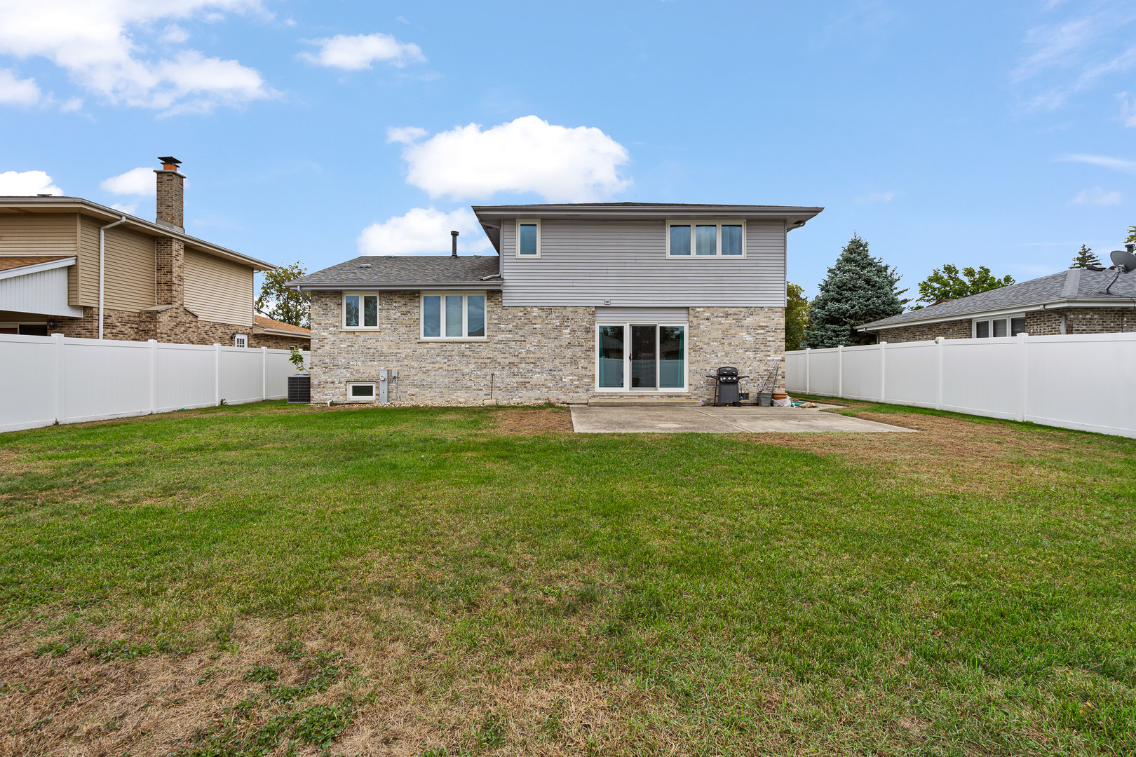 13412 Le Claire Avenue, Crestwood, IL 60418