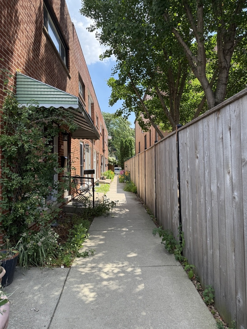 4726 N Winchester Avenue #D, Chicago, IL 60640