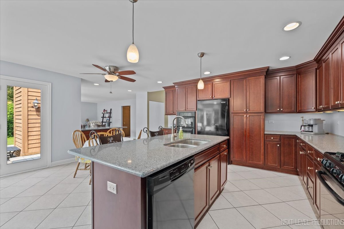 978 Merrimac Circle, Naperville, IL 60540