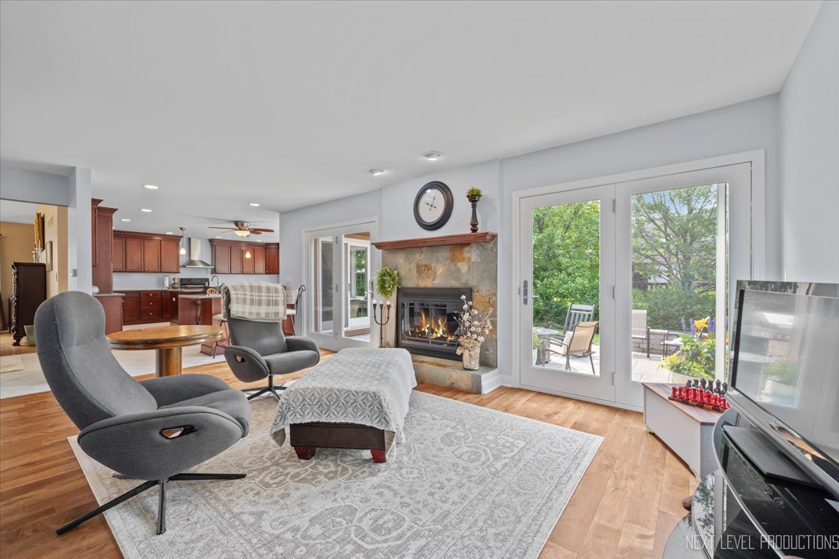 978 Merrimac Circle, Naperville, IL 60540