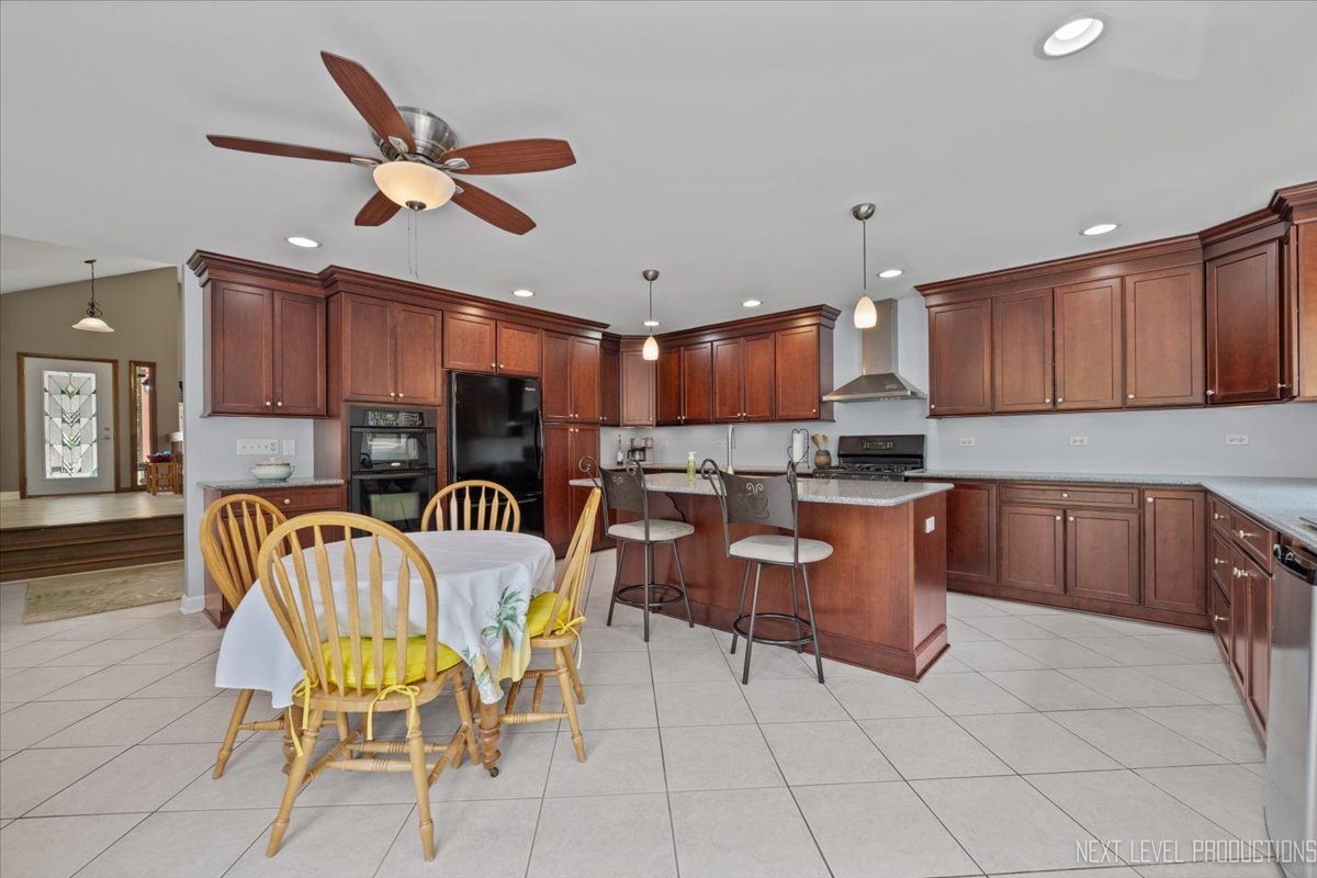 978 Merrimac Circle, Naperville, IL 60540