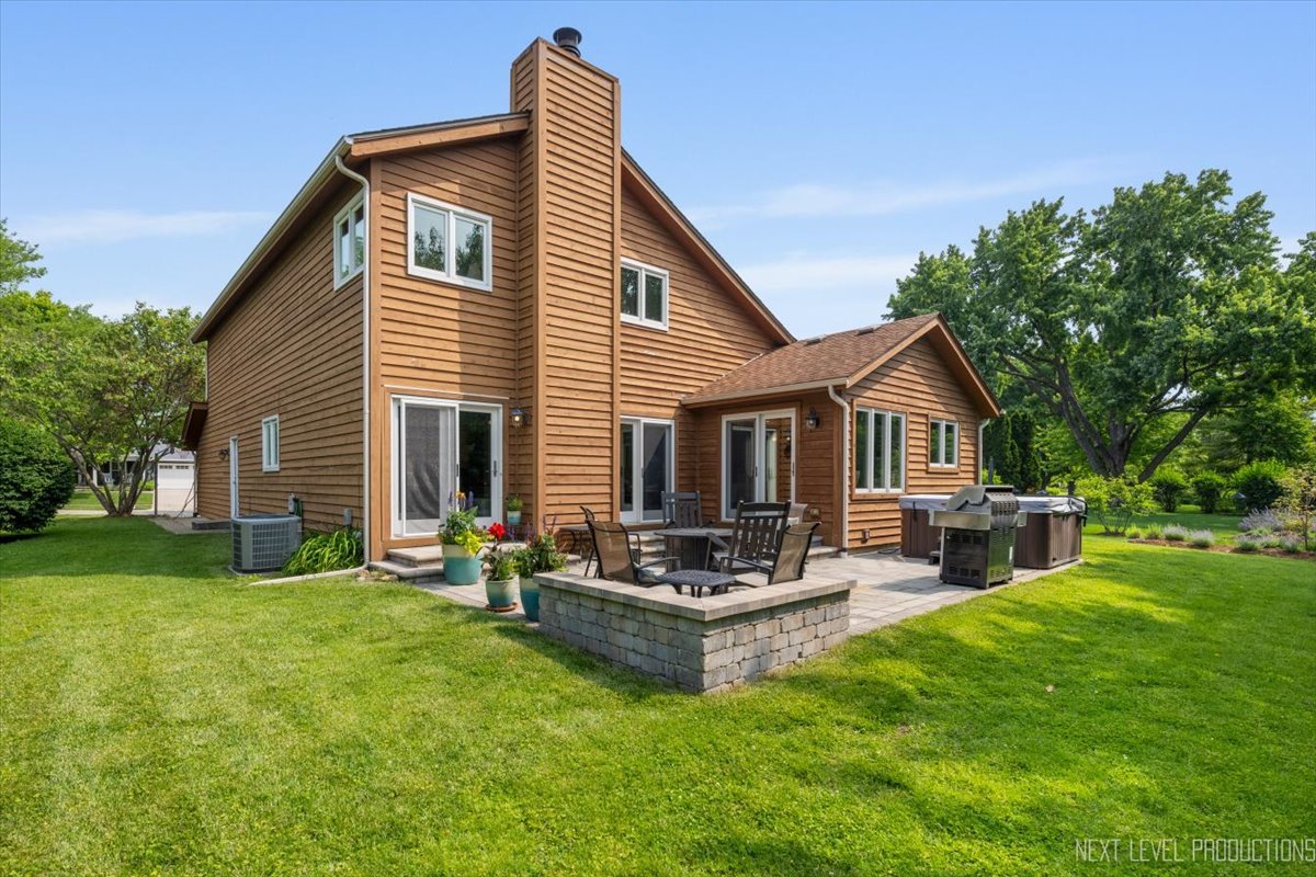 978 Merrimac Circle, Naperville, IL 60540