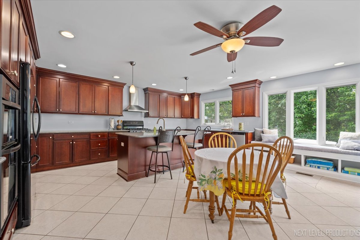 978 Merrimac Circle, Naperville, IL 60540
