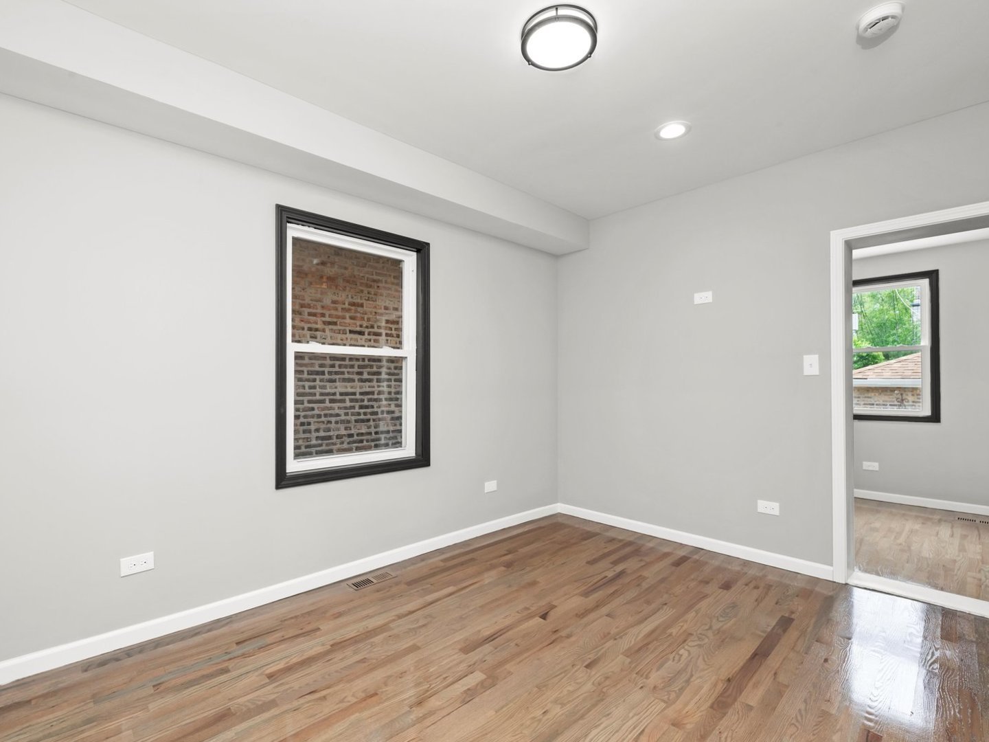 8000 S Harper Avenue, Chicago, IL 60619