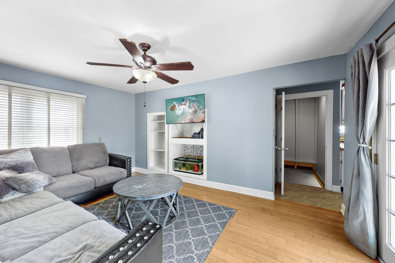 1608 Pleasant Avenue, McHenry, IL 60050