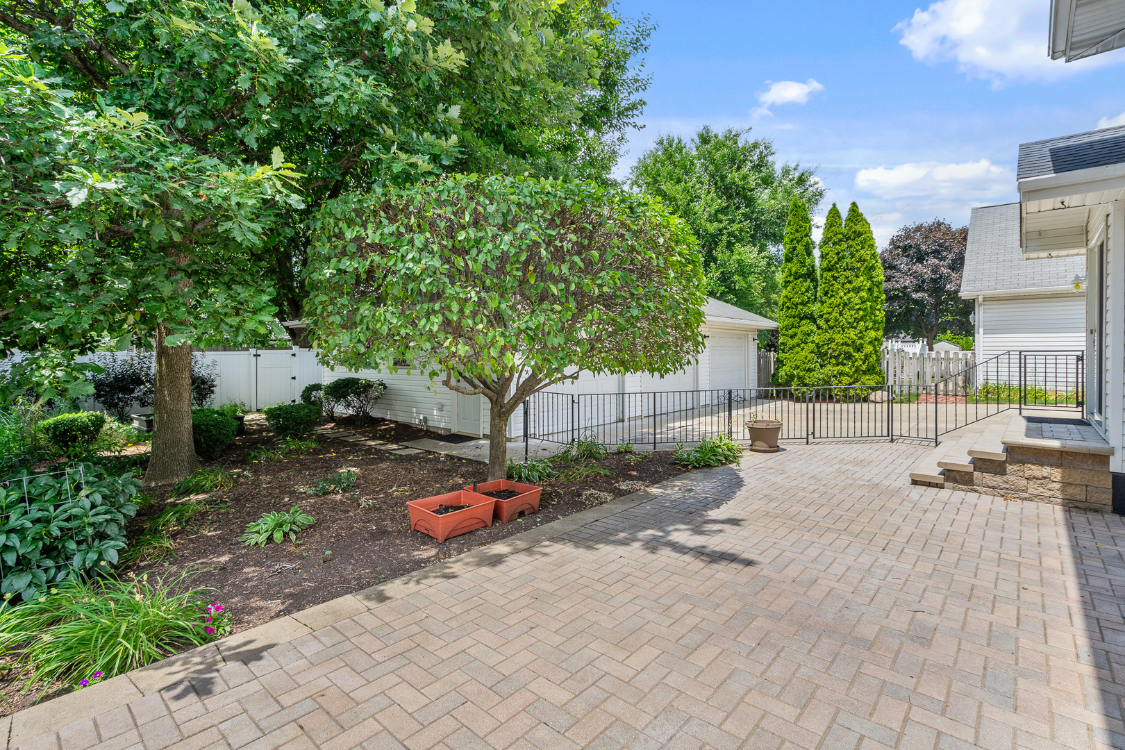 371 Whiteside Drive, Joliet, IL 60435