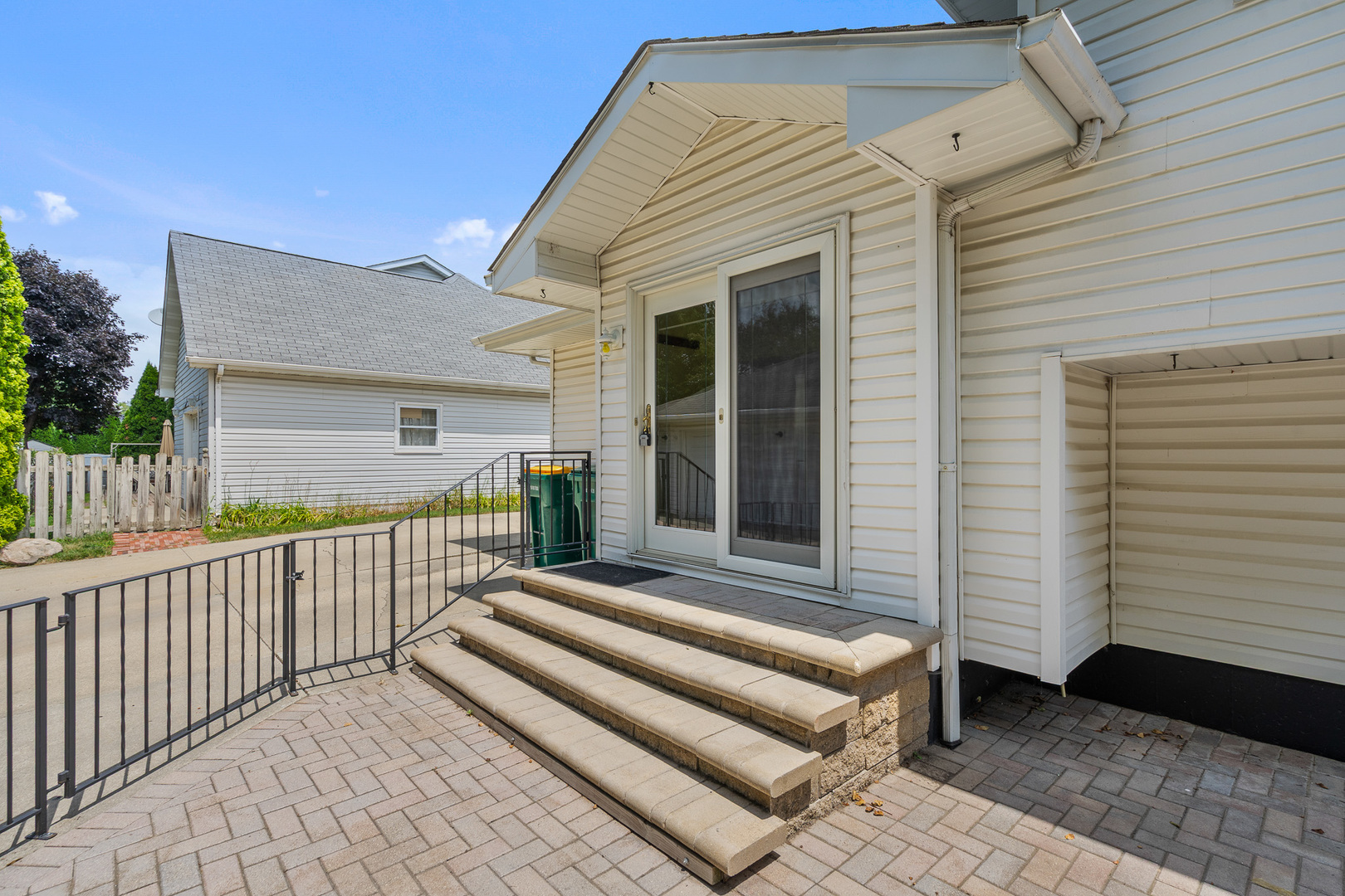 371 Whiteside Drive, Joliet, IL 60435