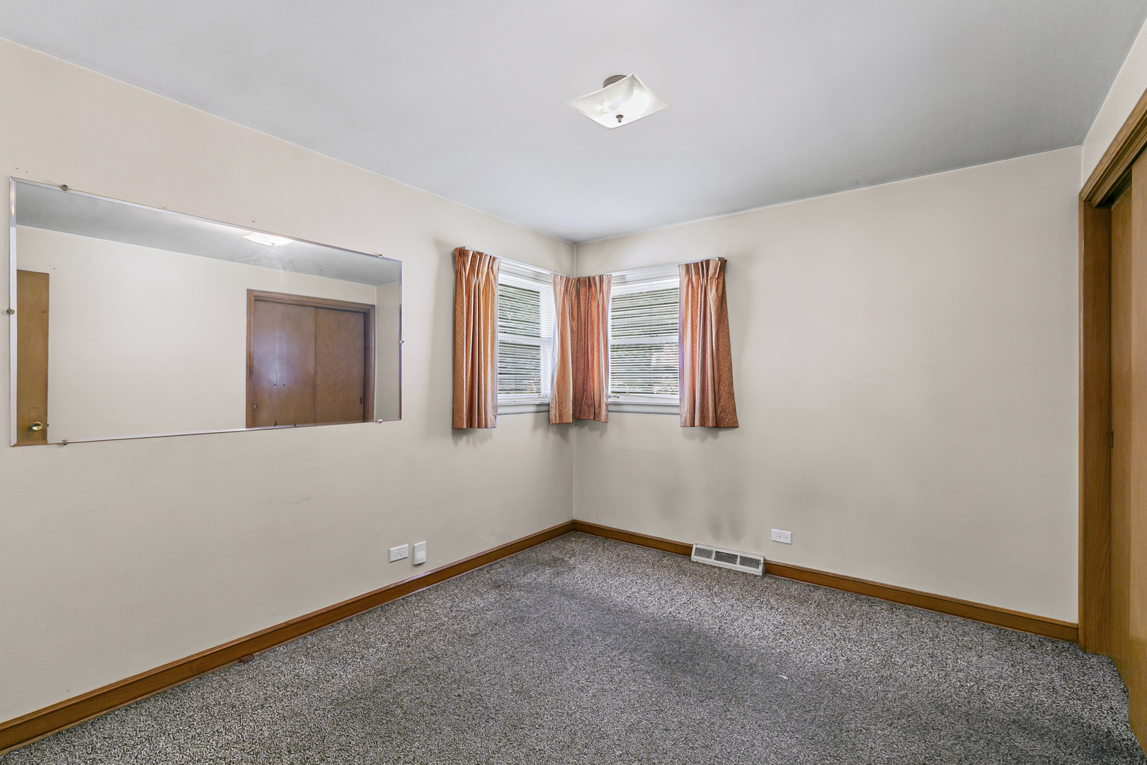 9826 S Harding Avenue, Evergreen Park, IL 60805
