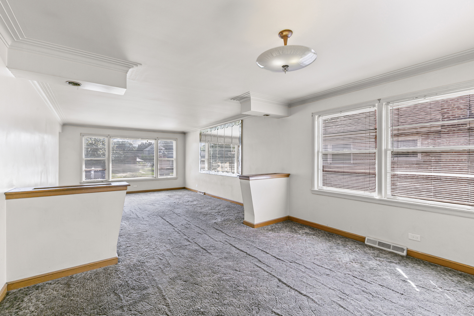 9826 S Harding Avenue, Evergreen Park, IL 60805
