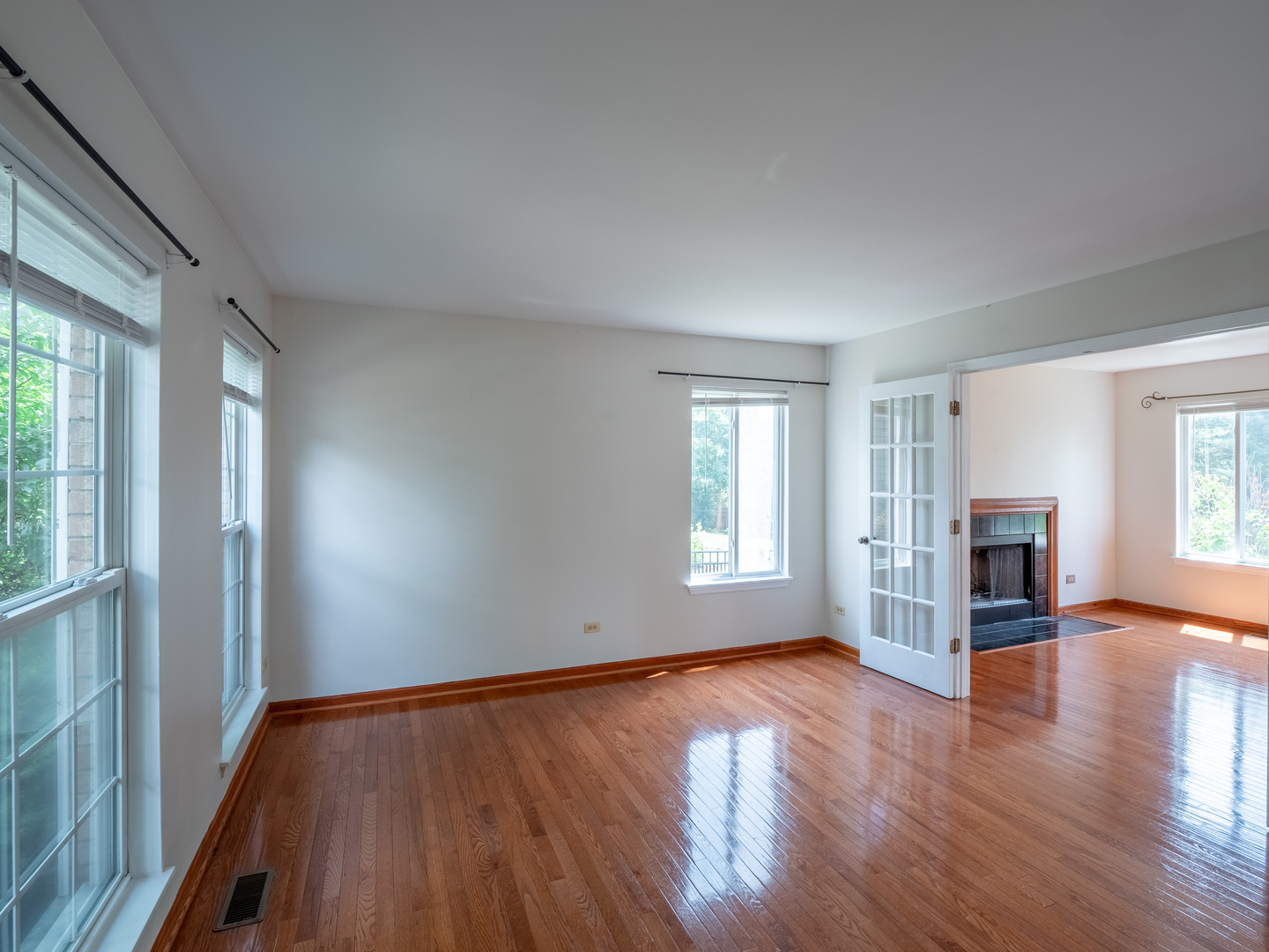 1040 Sanctuary Lane, Naperville, IL 60540