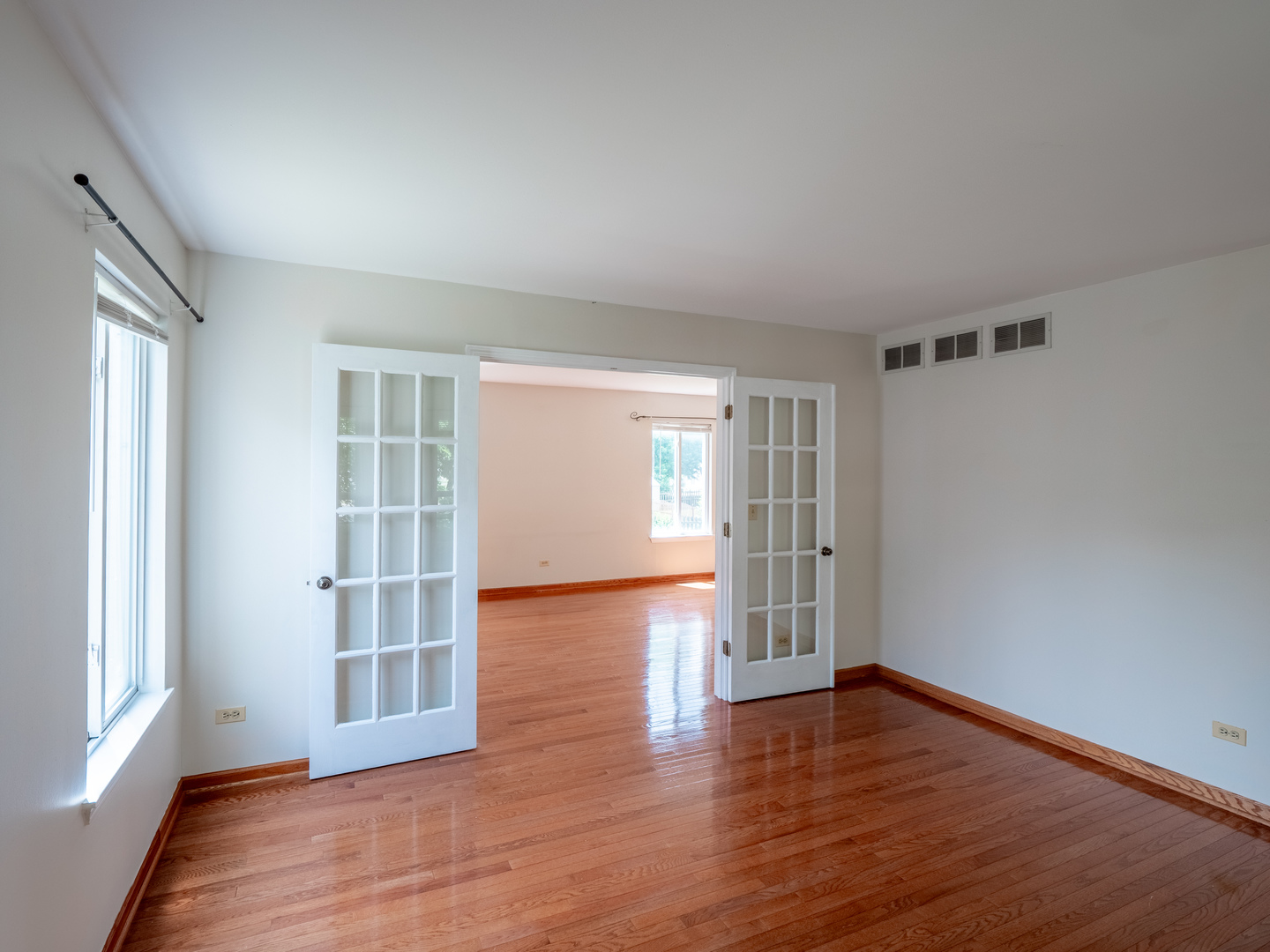 1040 Sanctuary Lane, Naperville, IL 60540
