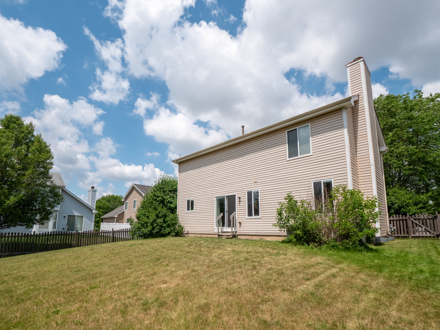 1040 Sanctuary Lane, Naperville, IL 60540