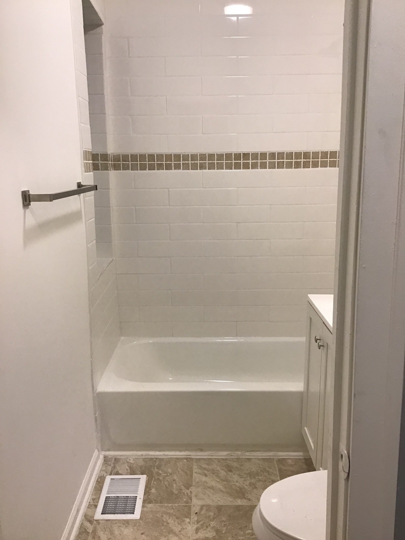 7255 S Washtenaw Street #1F, Chicago, IL 60629