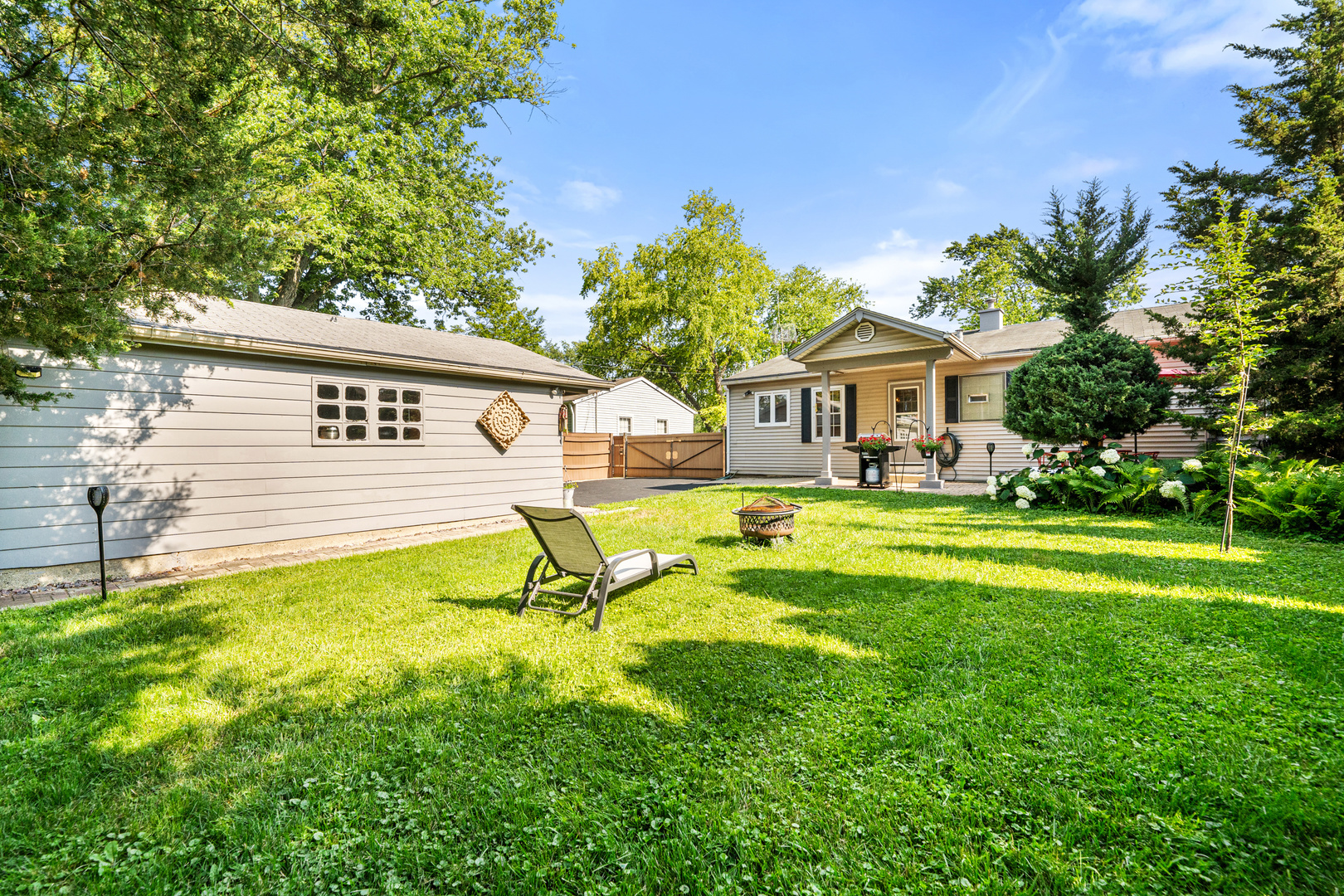 124 Bernard Drive, Buffalo Grove, IL 60089