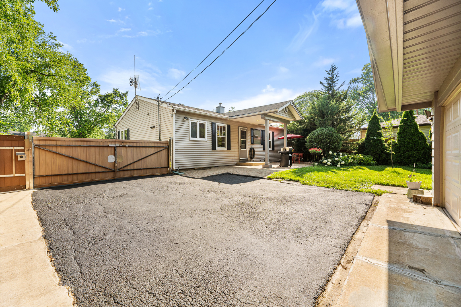 124 Bernard Drive, Buffalo Grove, IL 60089