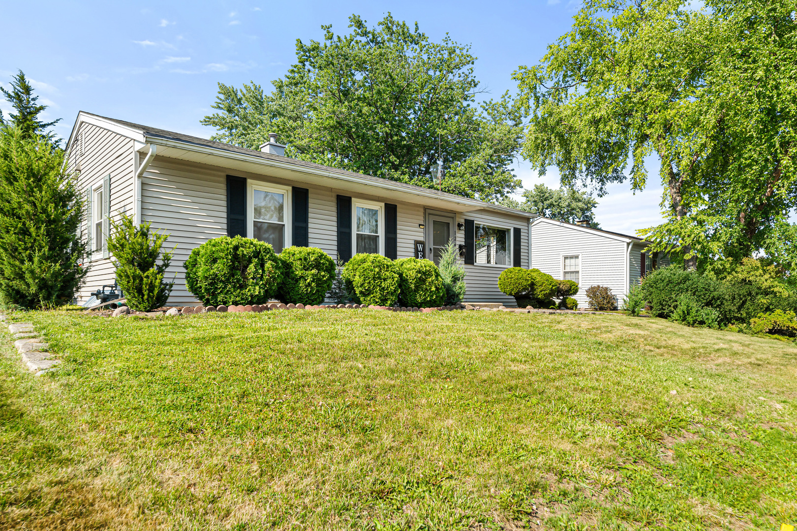 124 Bernard Drive, Buffalo Grove, IL 60089