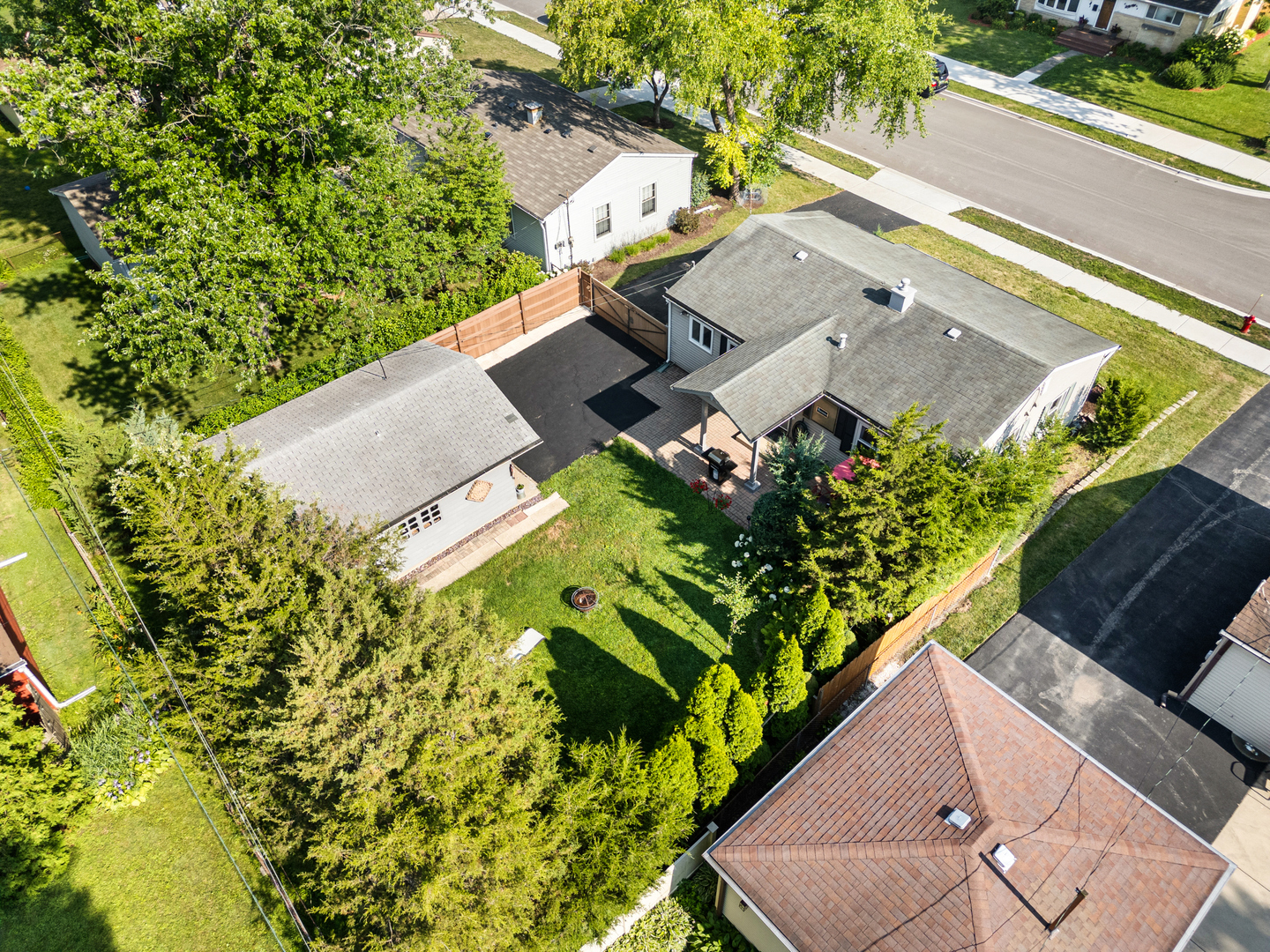 124 Bernard Drive, Buffalo Grove, IL 60089