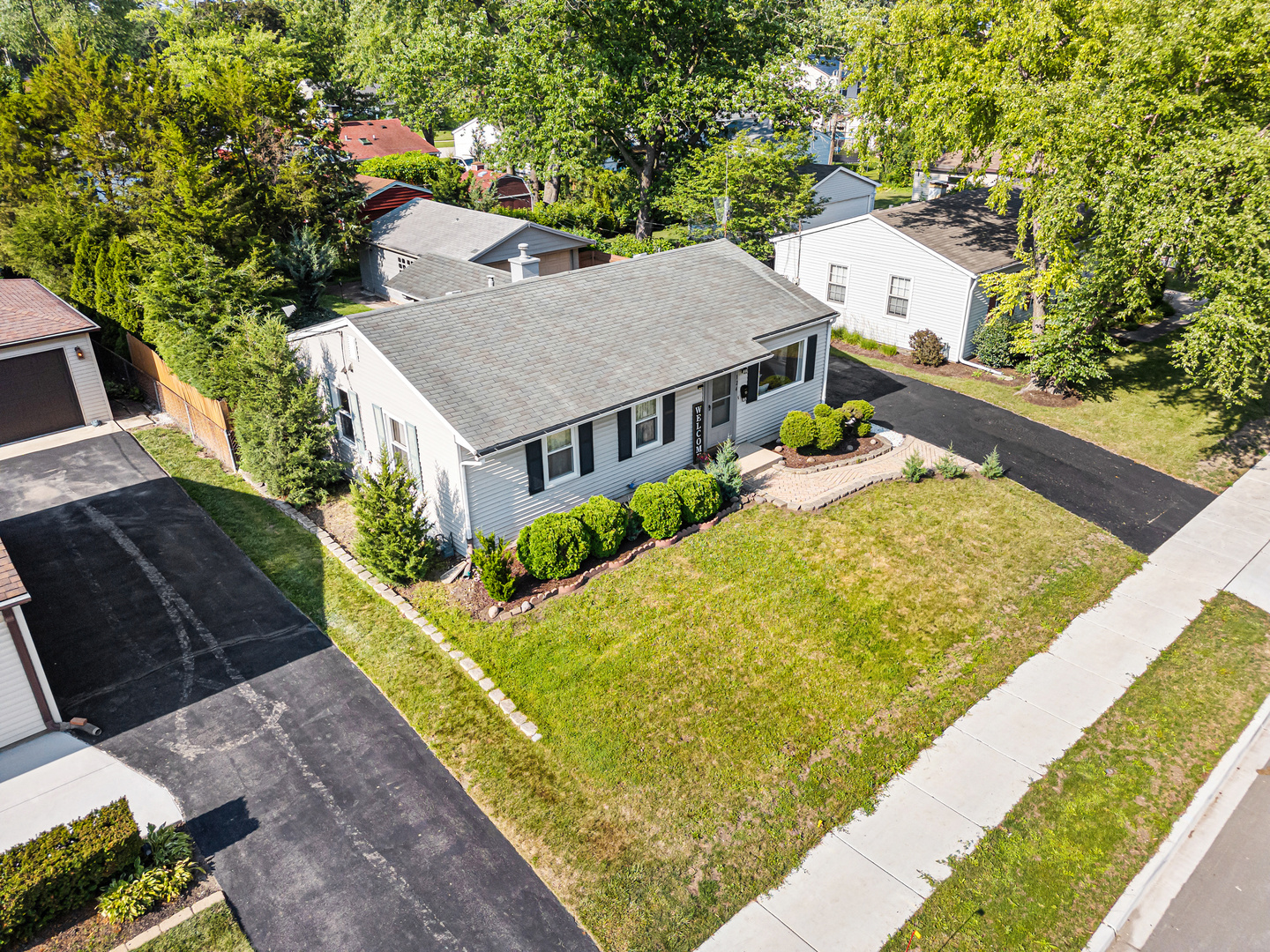 124 Bernard Drive, Buffalo Grove, IL 60089