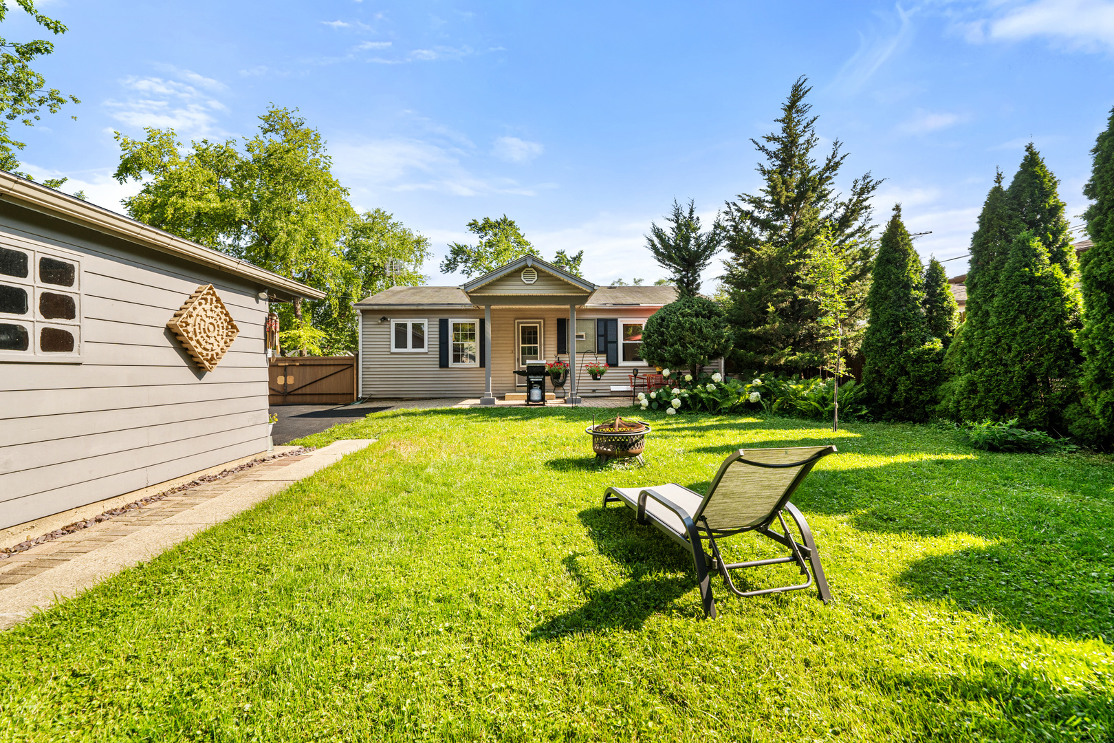 124 Bernard Drive, Buffalo Grove, IL 60089