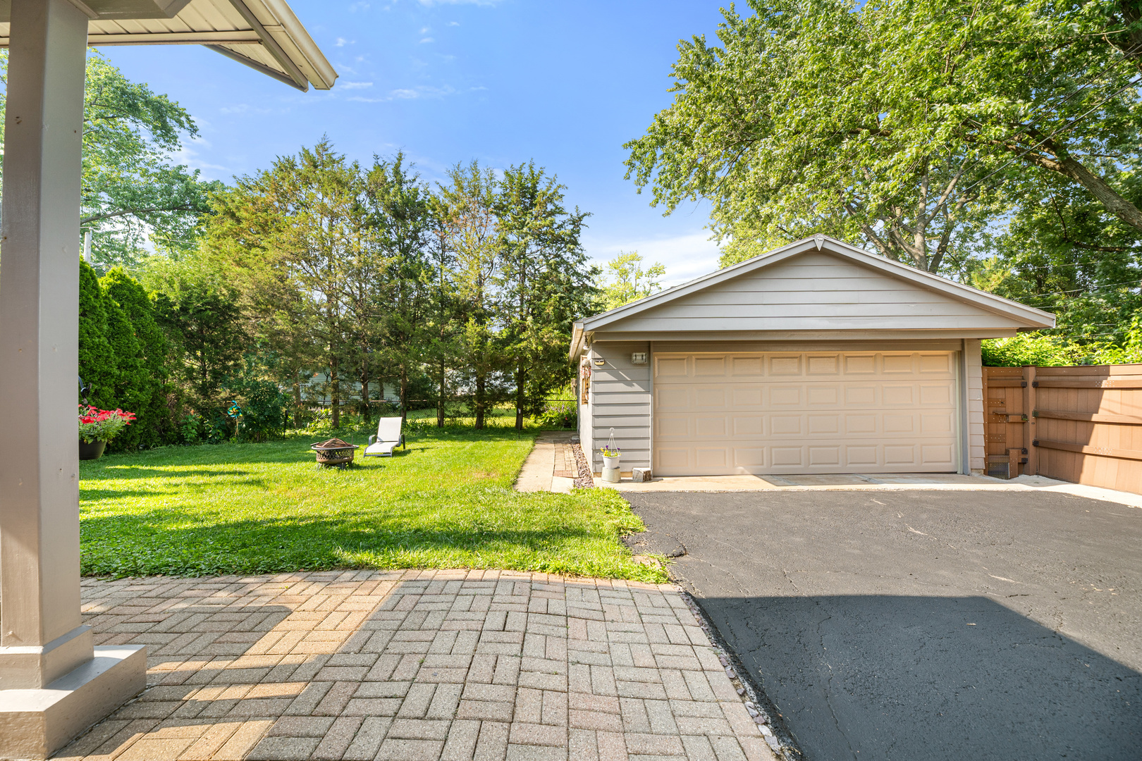 124 Bernard Drive, Buffalo Grove, IL 60089