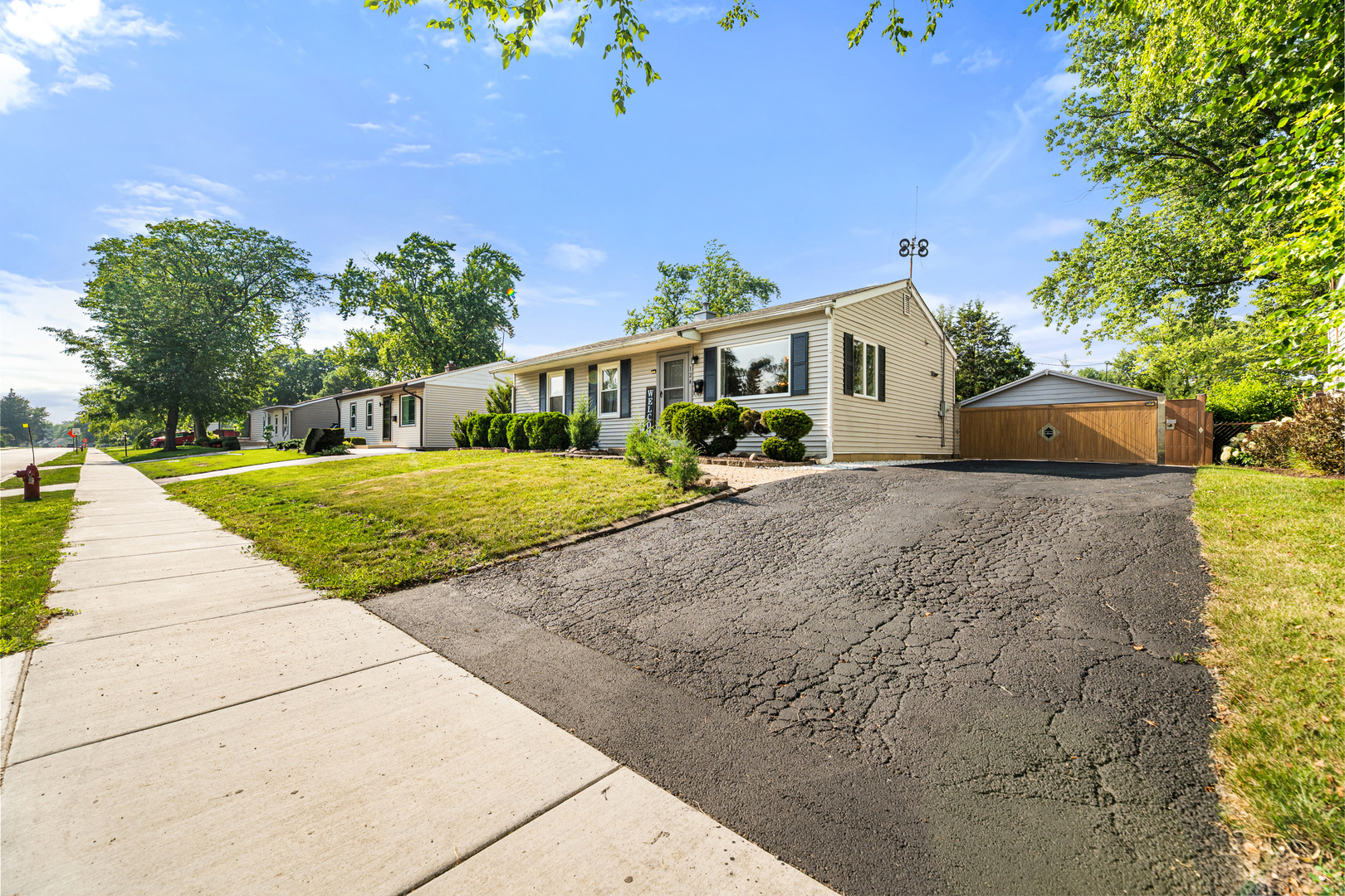 124 Bernard Drive, Buffalo Grove, IL 60089