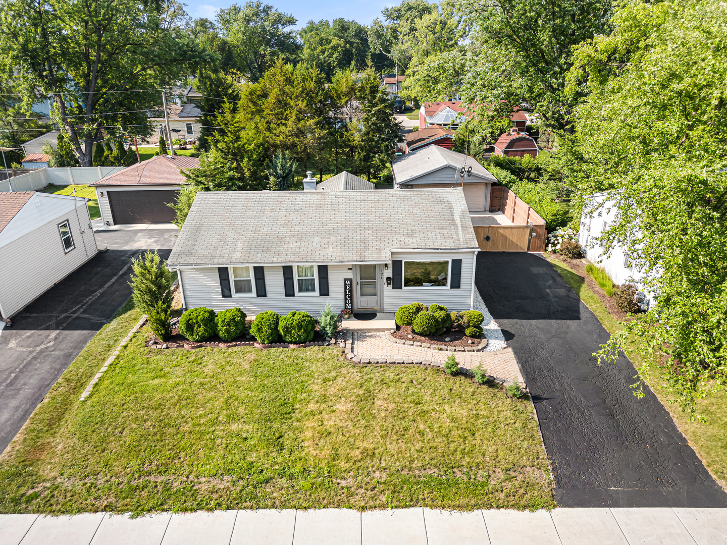 124 Bernard Drive, Buffalo Grove, IL 60089